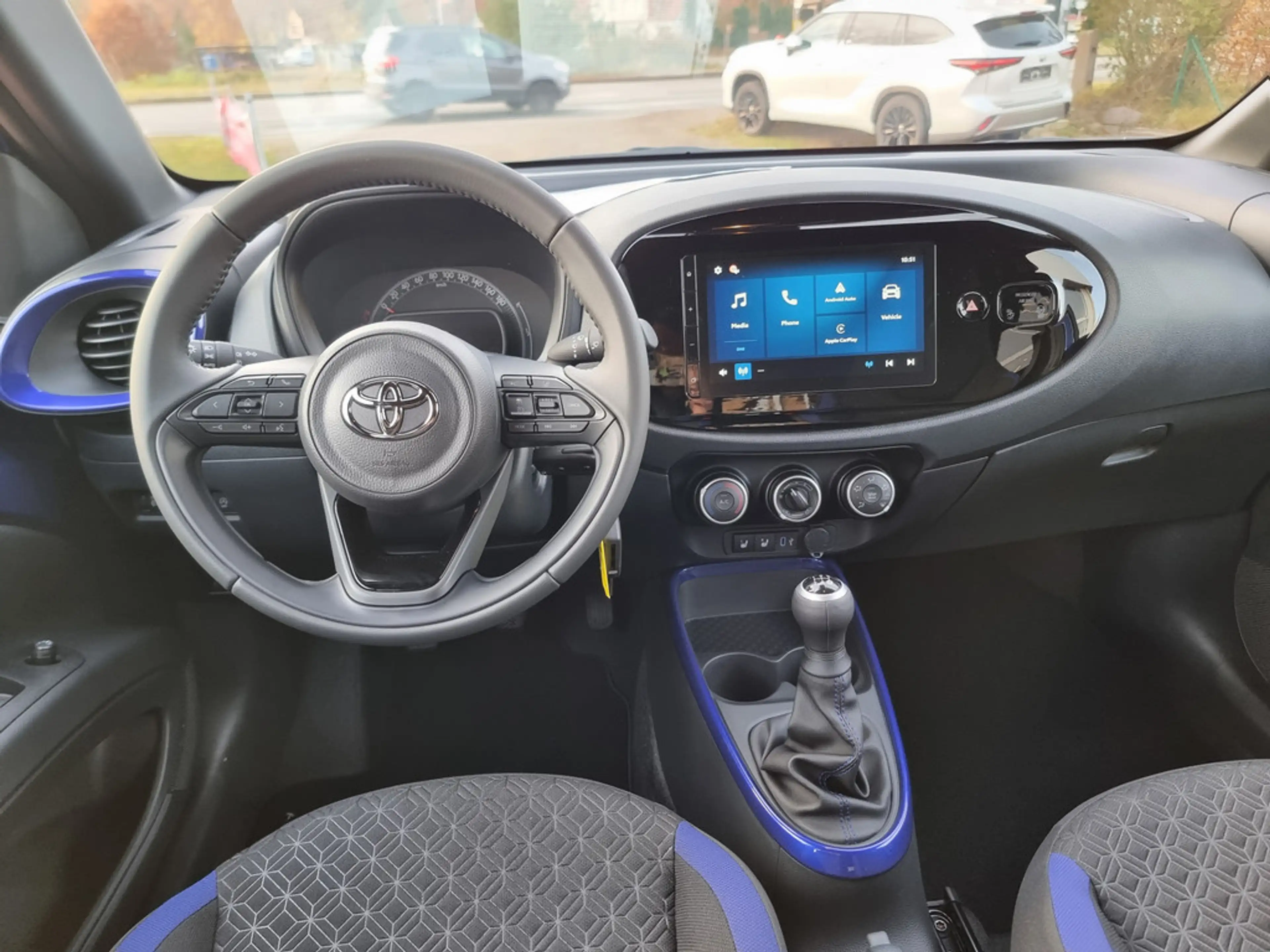 Toyota Aygo X 1.0 Teamplayer — photo 9