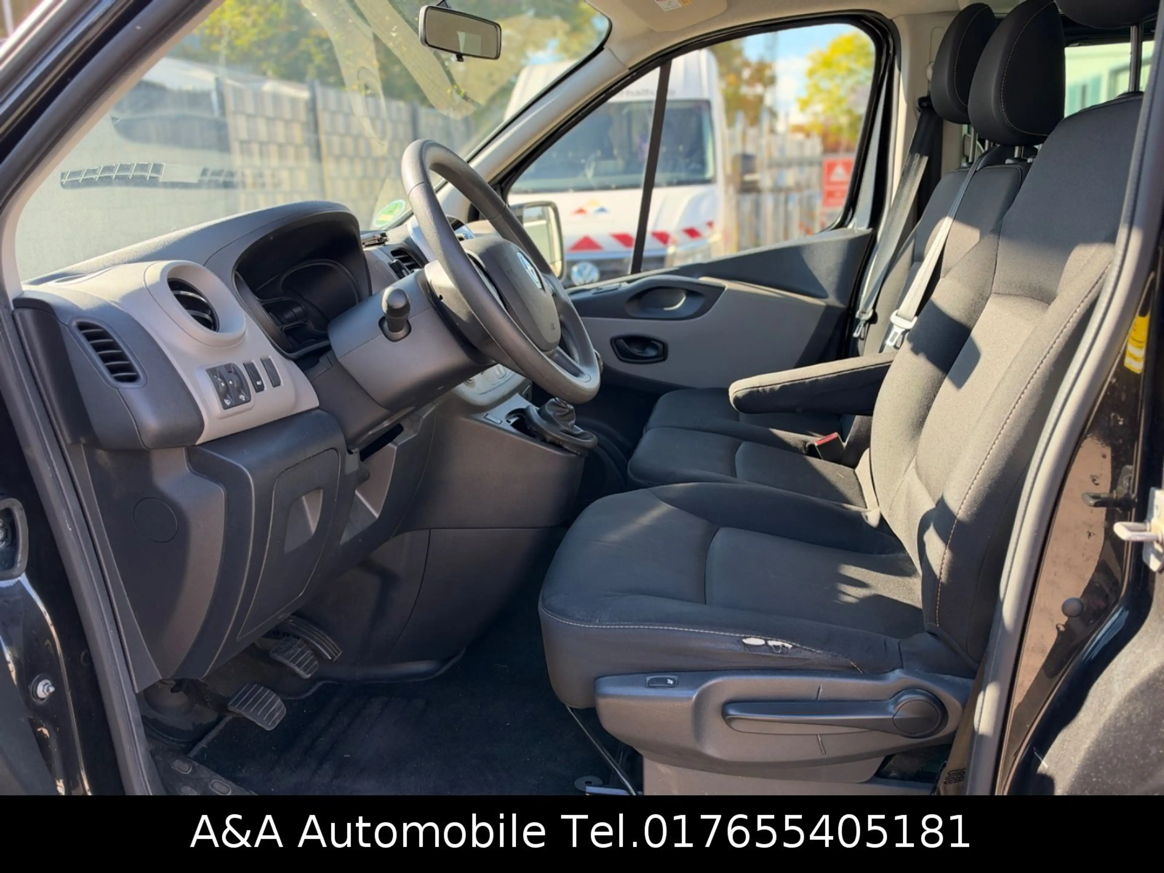 Renault Trafic Combi L1H1 Expression 9Sitzer Klima 145PS — photo 10