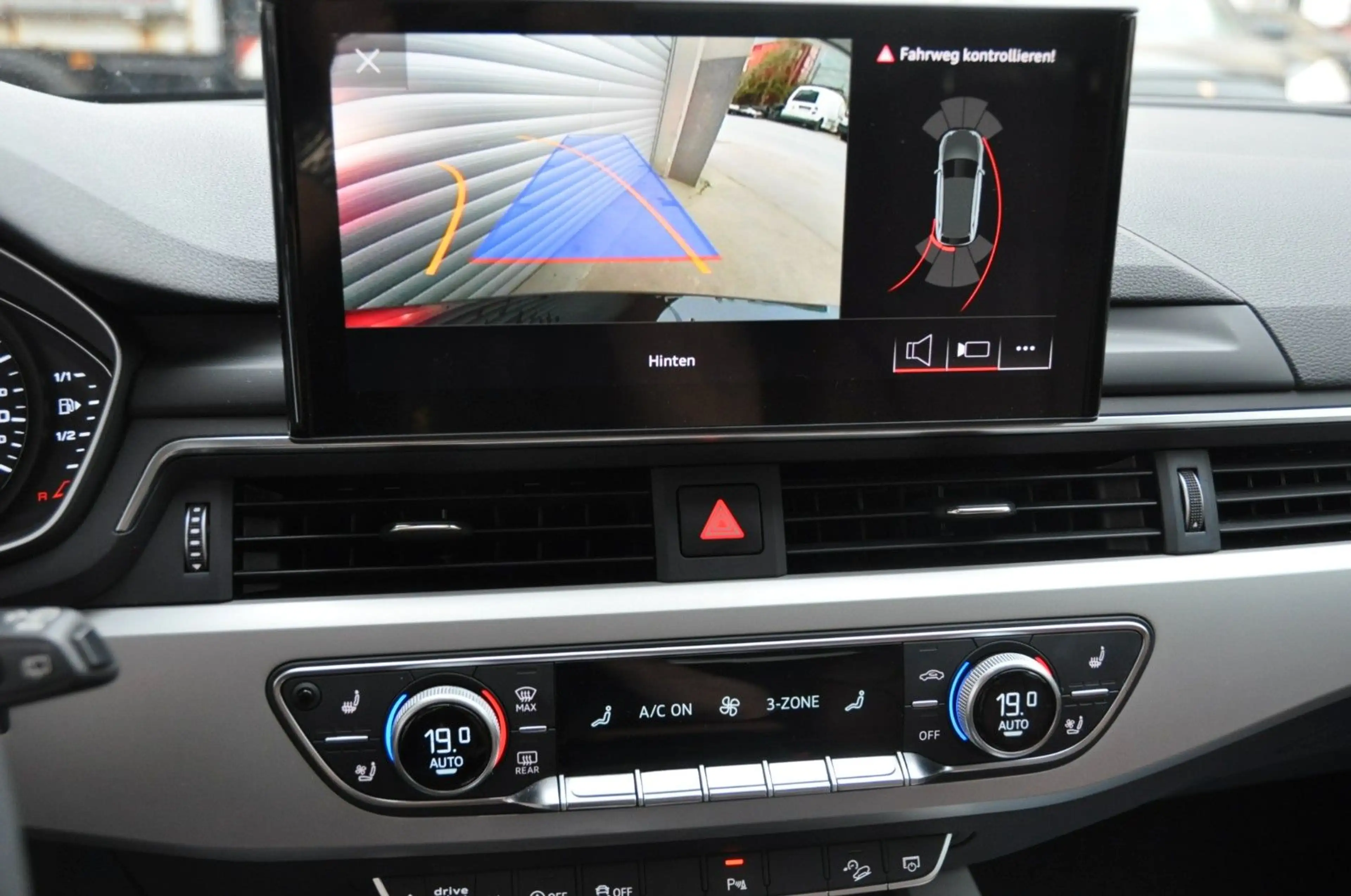 Audi A4 allroad quattro 50 TDI LED*LEDER* — photo 11