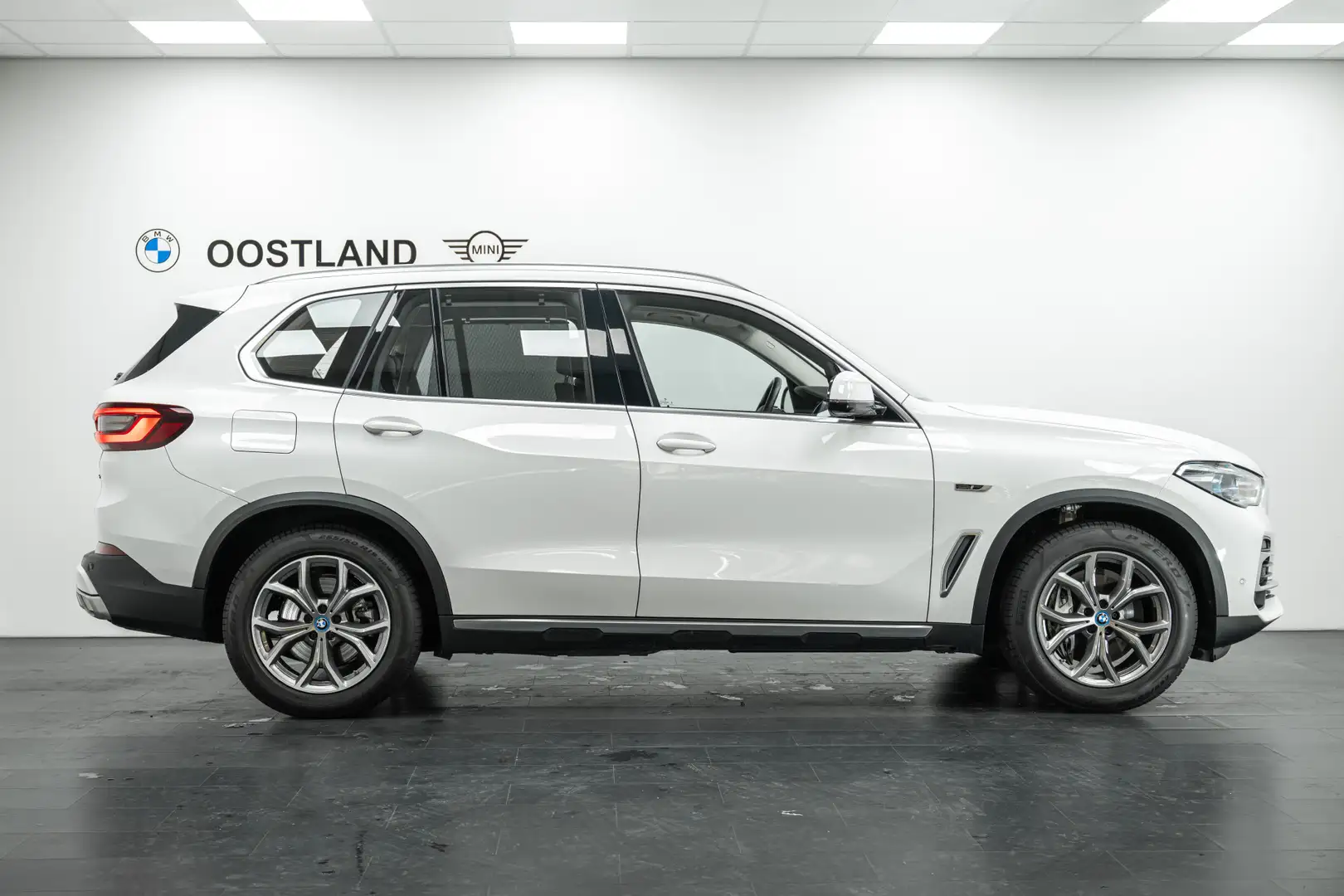 BMW X5 xDrive45e High Executive xLine Automaat / Panorama Blanc - 2