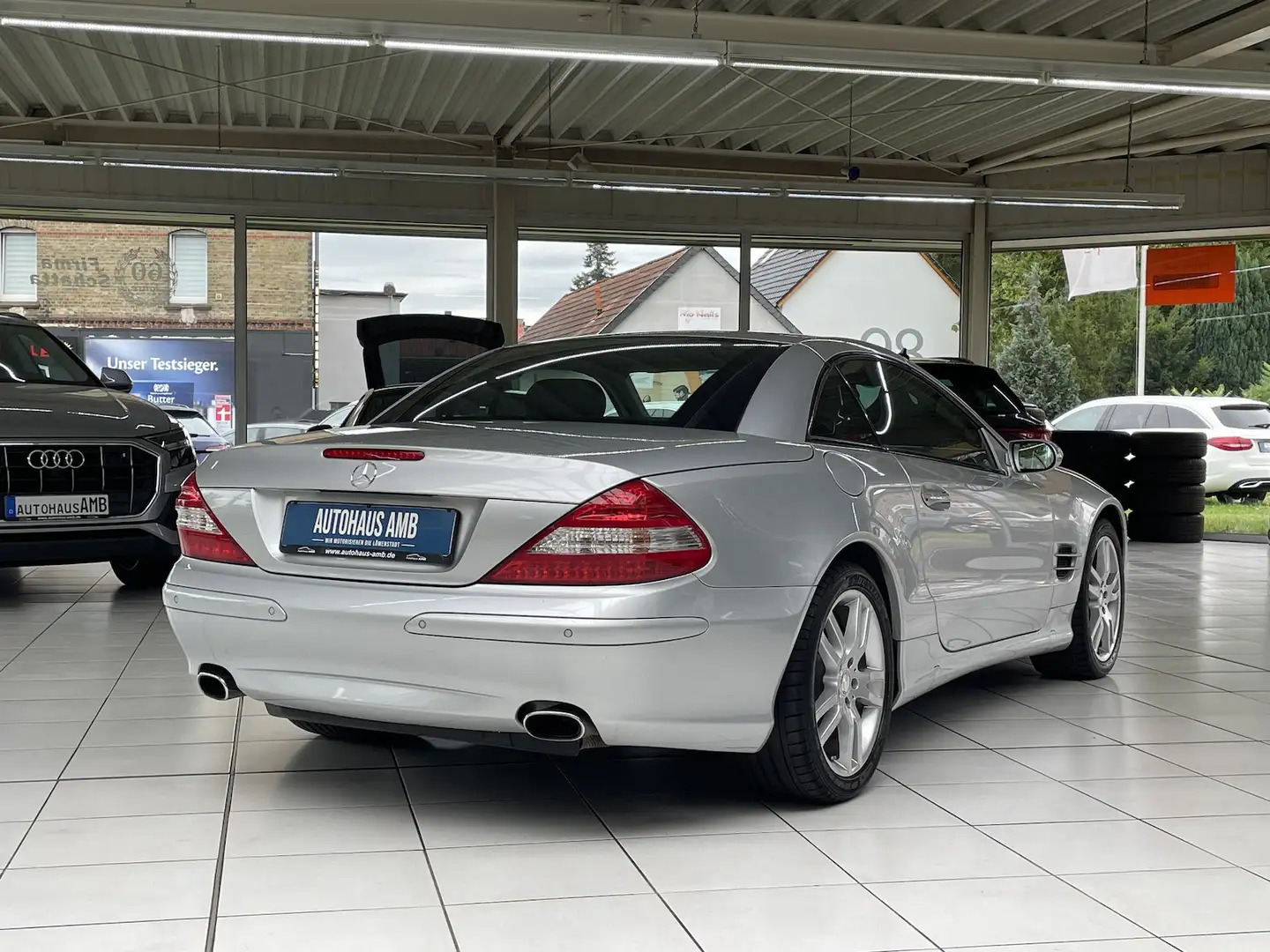 Mercedes-Benz SL 500 V8 Aut.Luftf. Leder Navi-Comand Bi-Xenon Срібний - 2