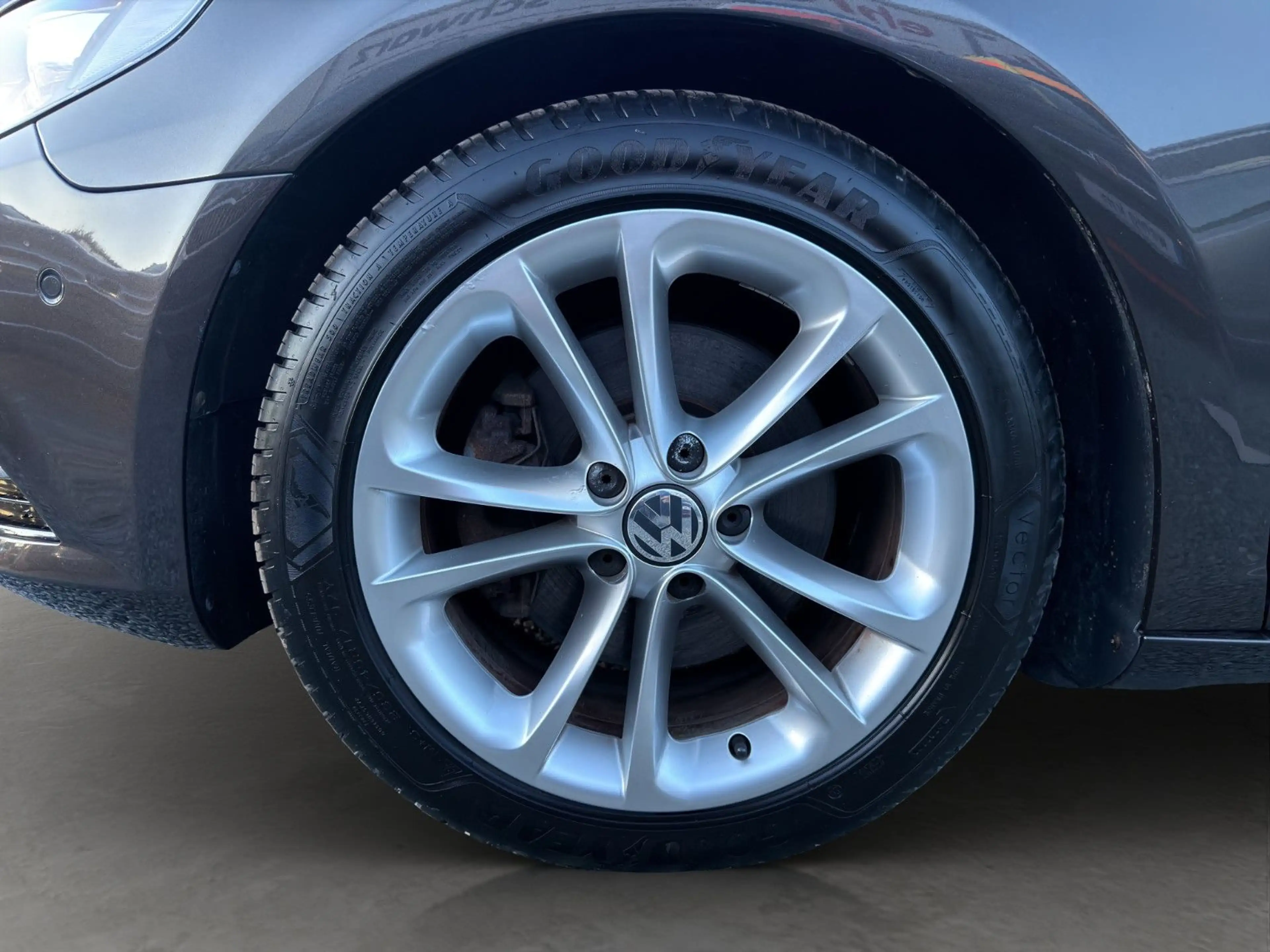 Volkswagen CC 2.0 TDI KLIMAAUT SITZH LEDER NAV Zahnr. NEU!! — photo 9