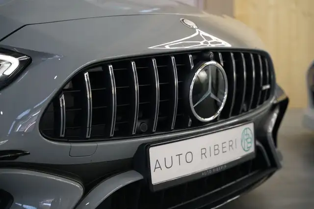 Mercedes-Benz C-Class view 5