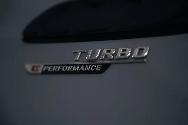 Mercedes-Benz C-Class view 8