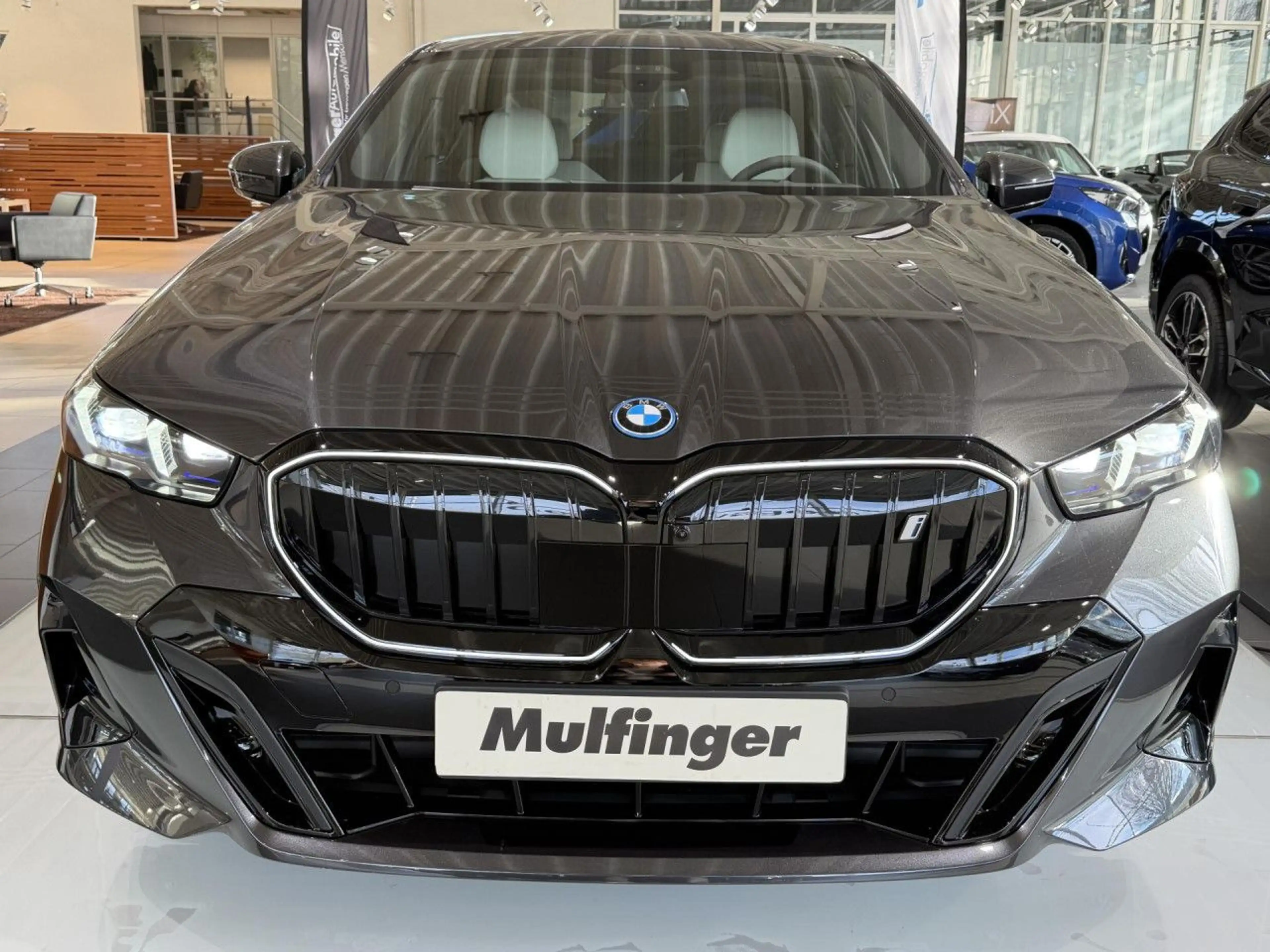 BMW i5 x40 M Sport Pro IntAktL.ACC HUD Lenkradh.AHK — photo 3