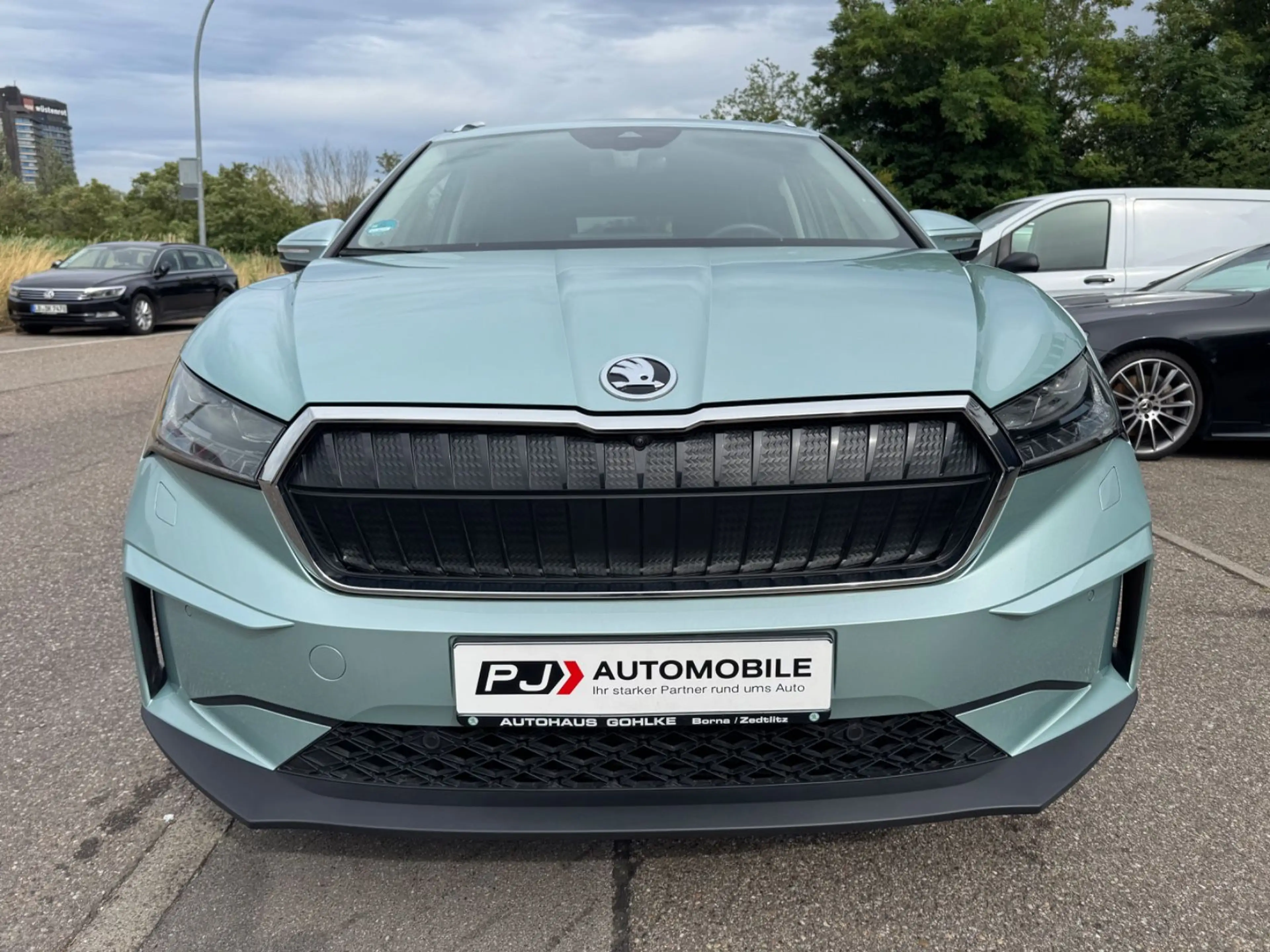 Skoda Enyaq iV 80x 4x4 Suite Navi LED 360° Wärmepumpe — photo 9