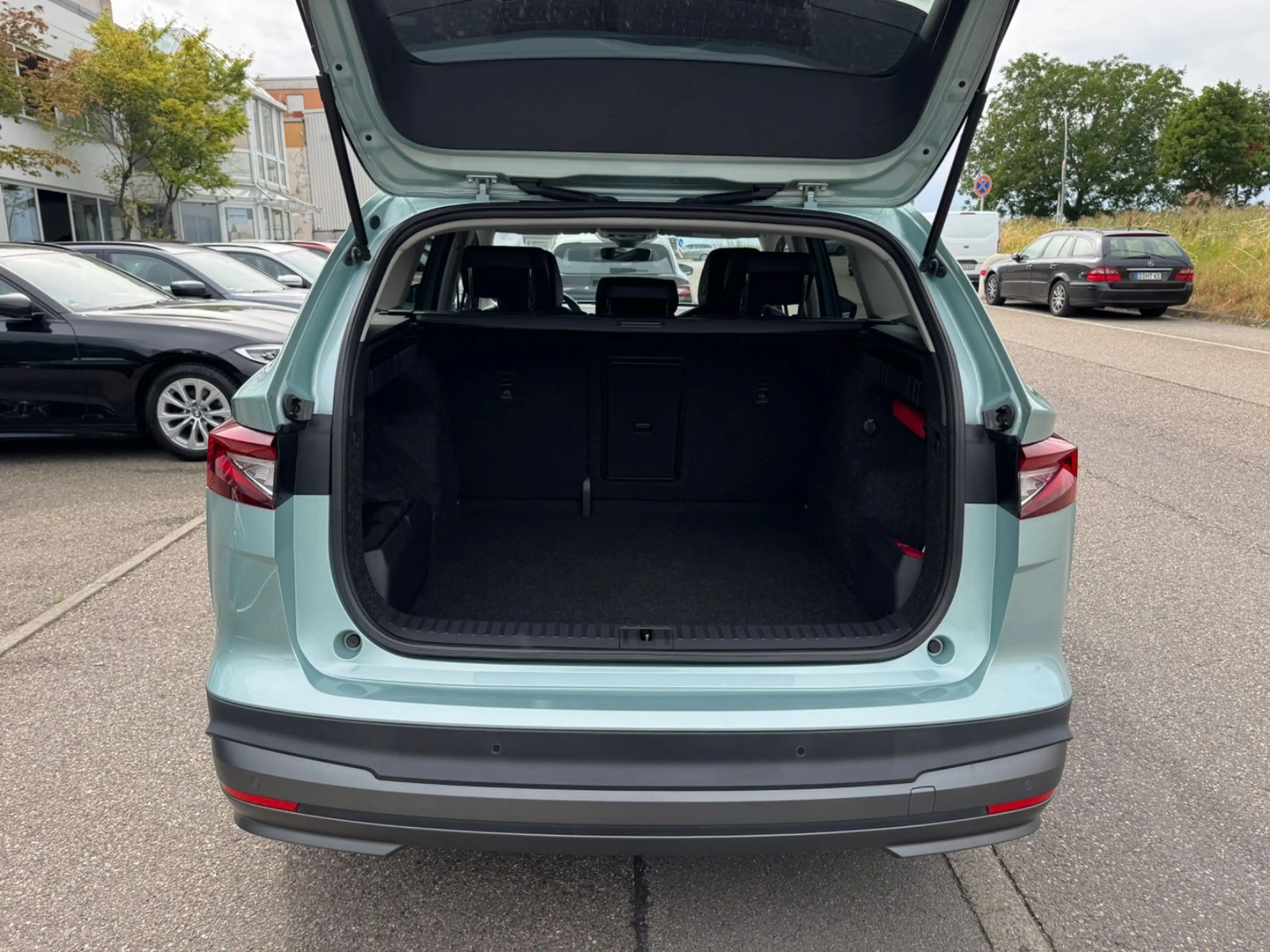 Skoda Enyaq iV 80x 4x4 Suite Navi LED 360° Wärmepumpe — photo 15