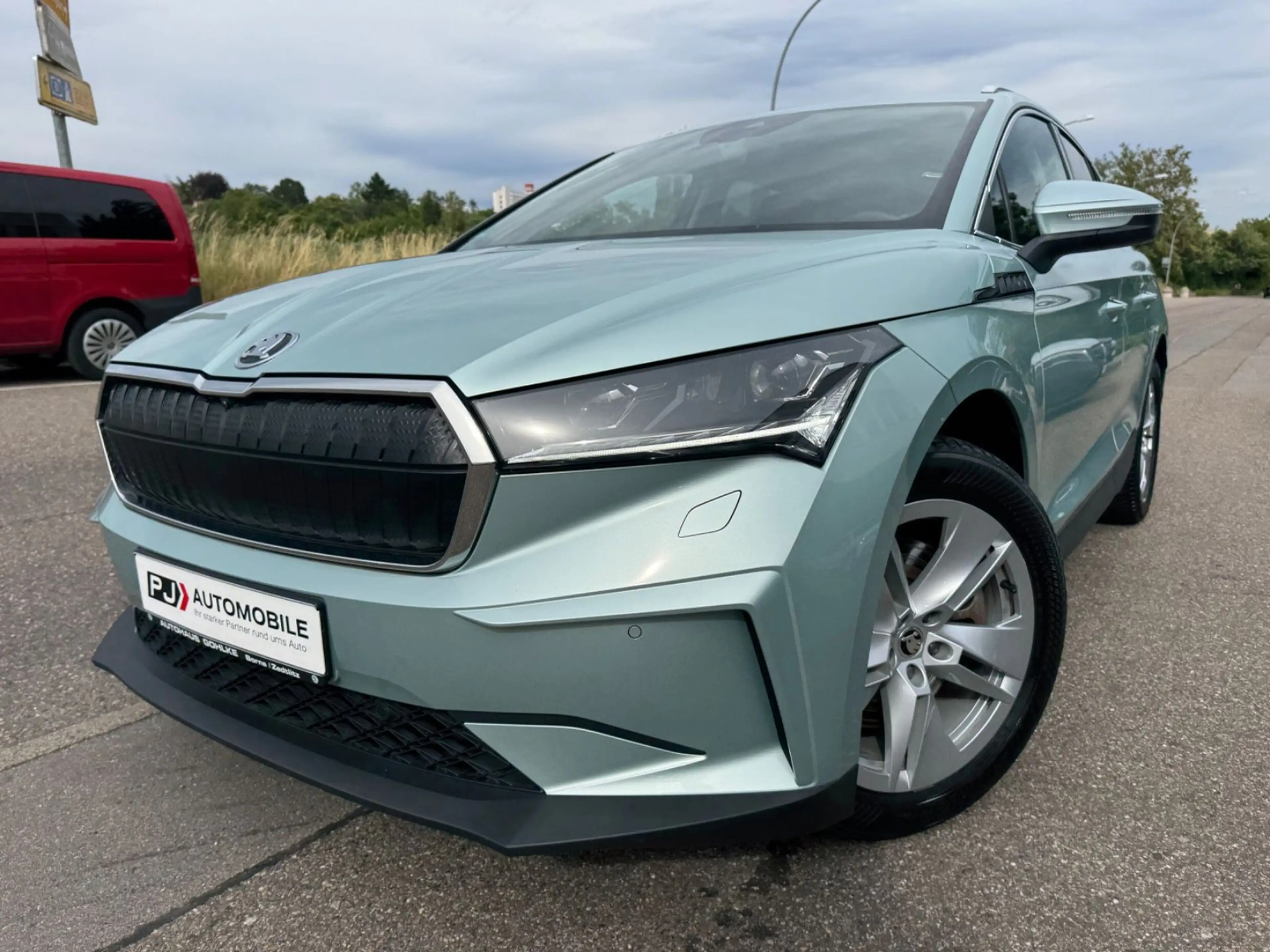 Skoda Enyaq iV 80x 4x4 Suite Navi LED 360° Wärmepumpe