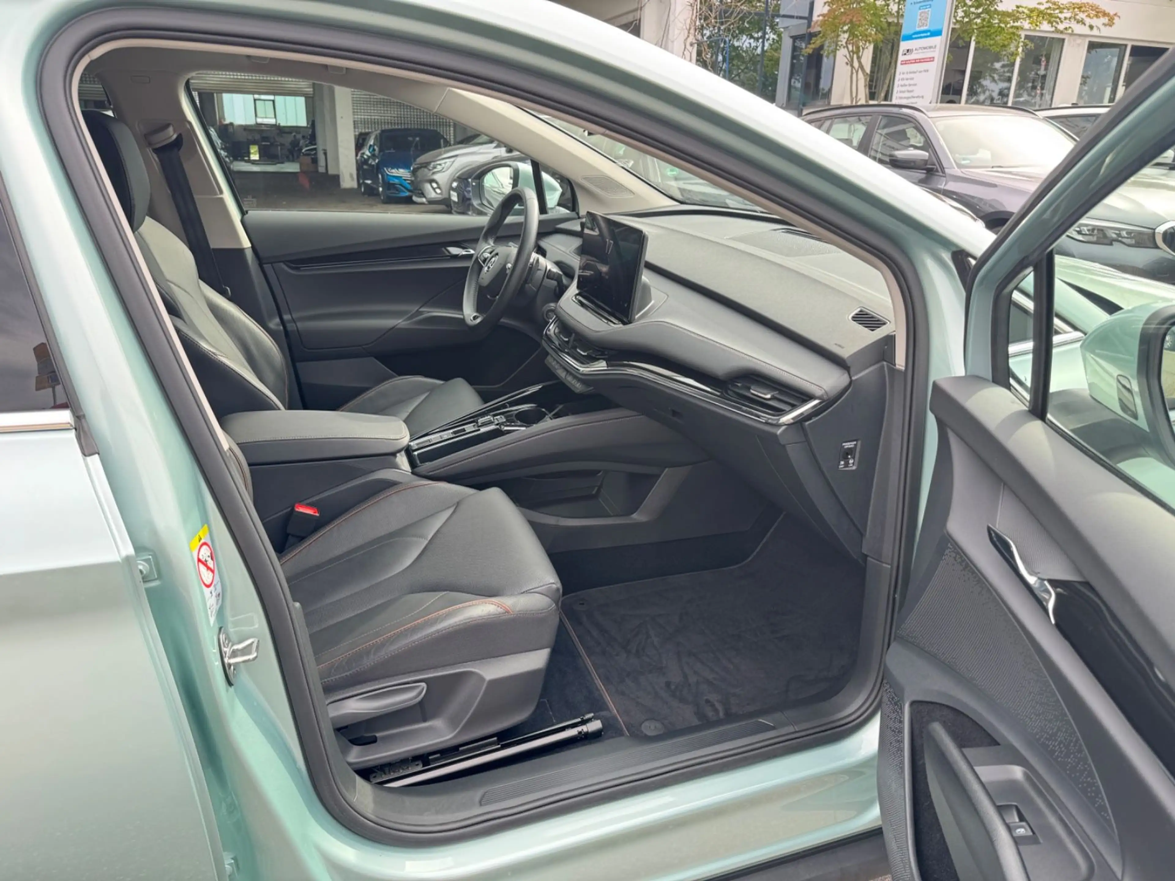 Skoda Enyaq iV 80x 4x4 Suite Navi LED 360° Wärmepumpe — photo 12