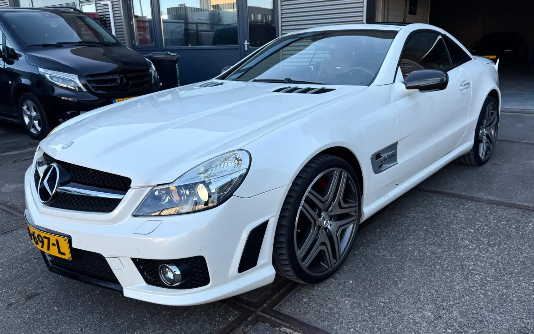 Mercedes-Benz SL 63 AMG Bílá - 2