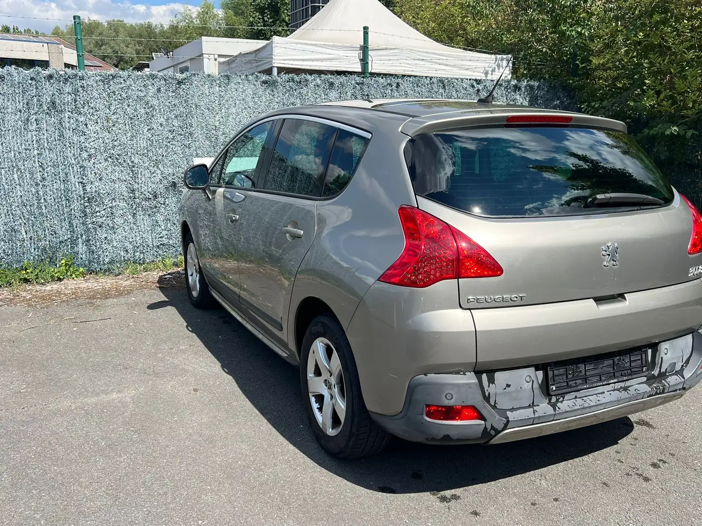 Peugeot 3008 3008 1.6i Premium Pack Gris - 2