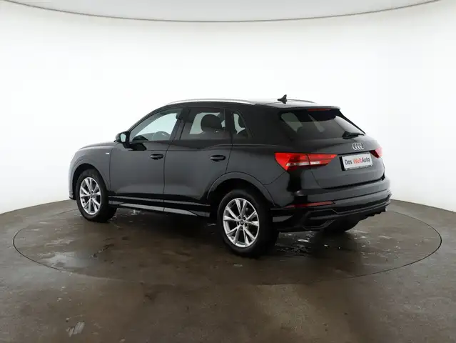 Audi Q3 view 7