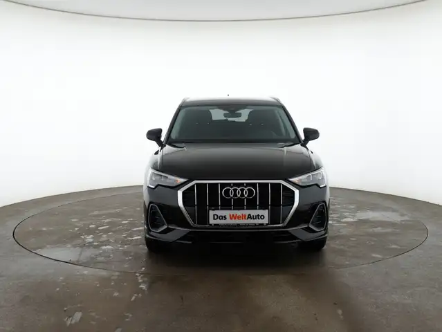Audi Q3 view 2