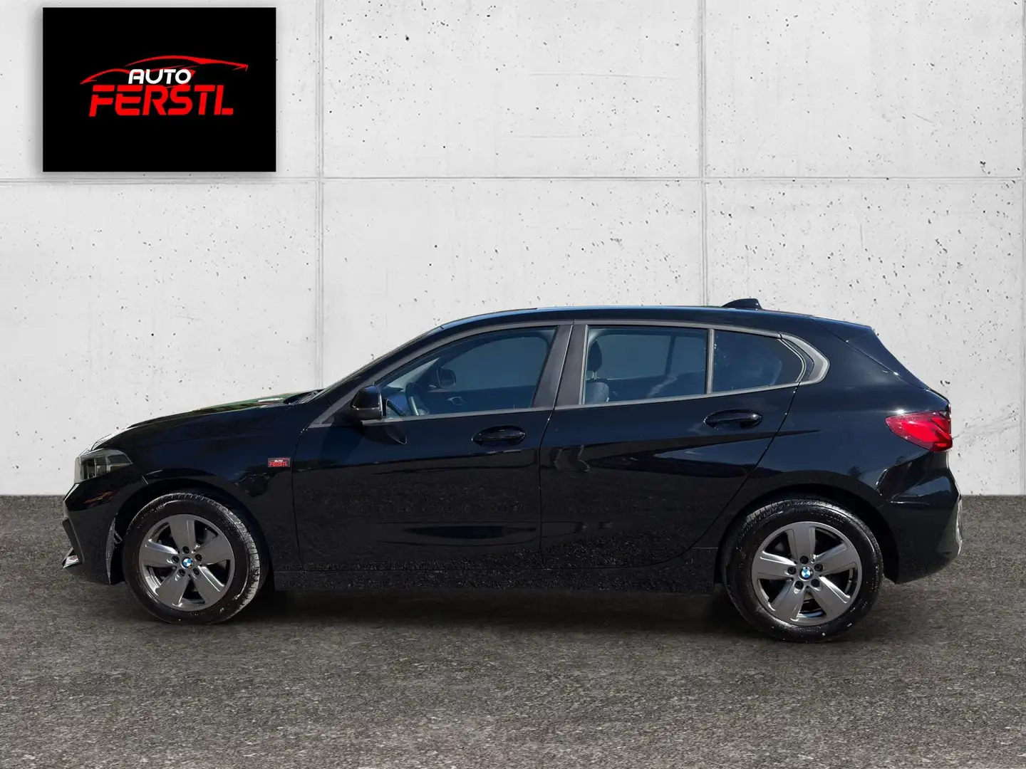 BMW 116 i Advantage 1er - 116i 80 kW (109 PS), Autom. 7... Schwarz - 2