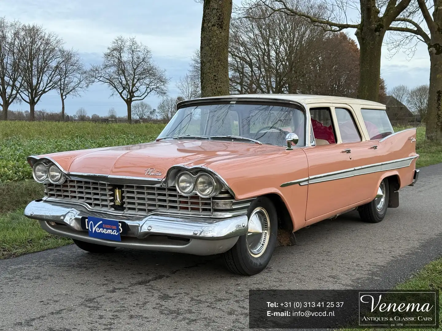 Plymouth Sonstige Suburban - 1