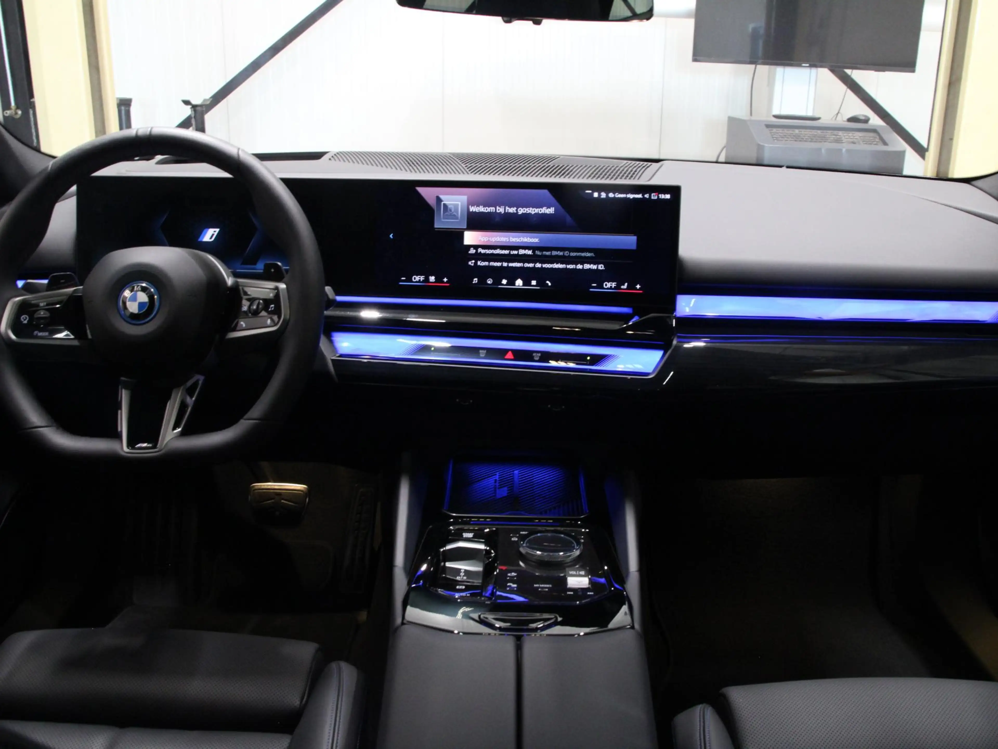 BMW 550 5-serie Touring 550e xDrive | Pano | Trekhaak | B& — photo 4