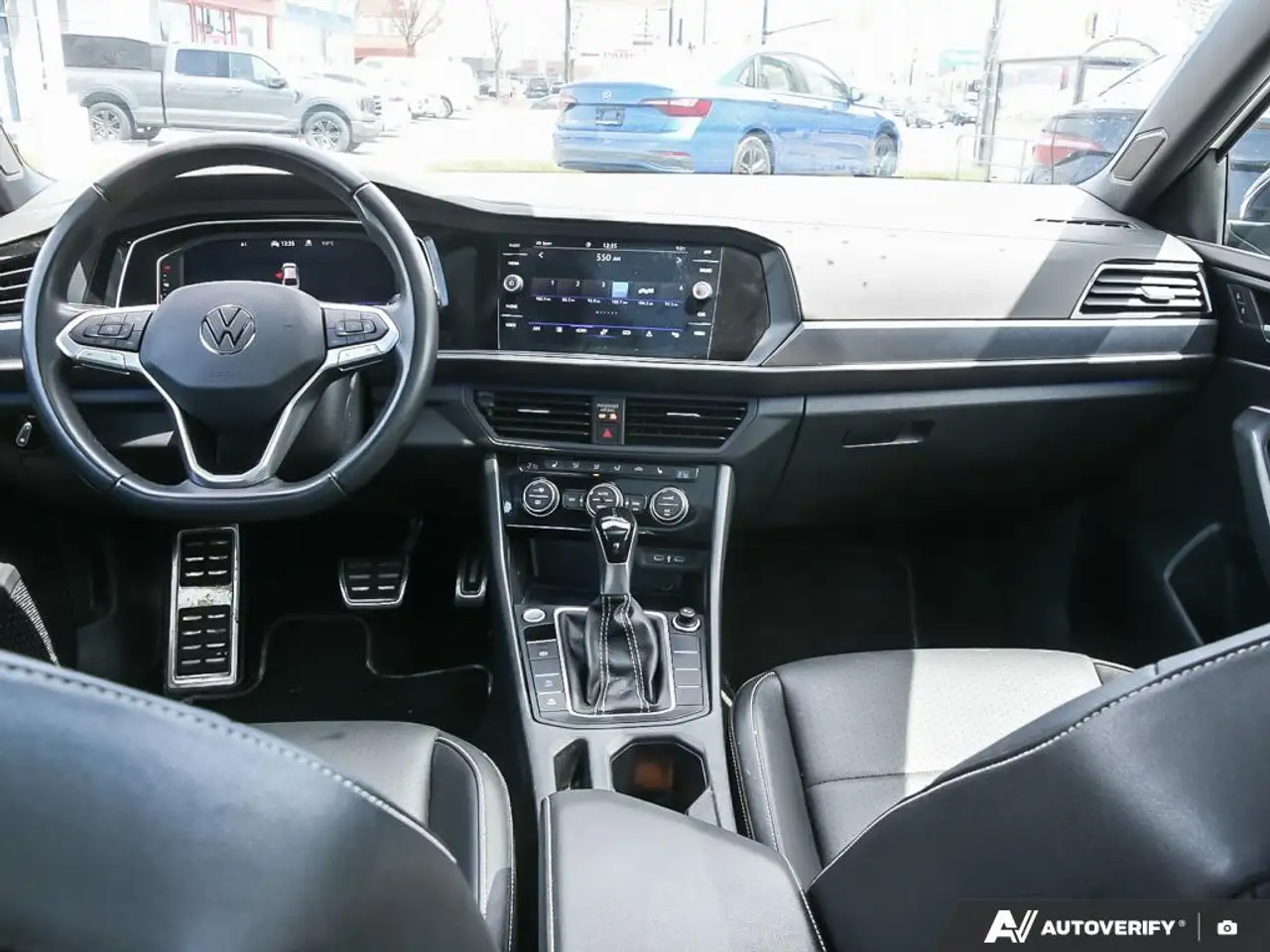Volkswagen Jetta снимка Volkswagen Jetta