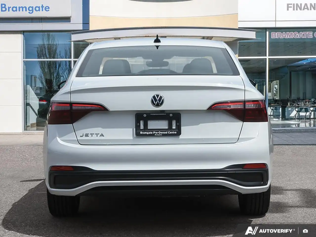 Volkswagen Jetta снимка Volkswagen Jetta