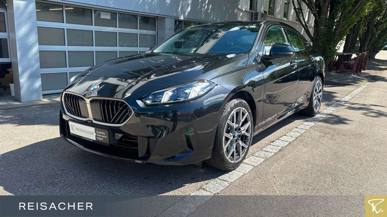 BMW 220 2025