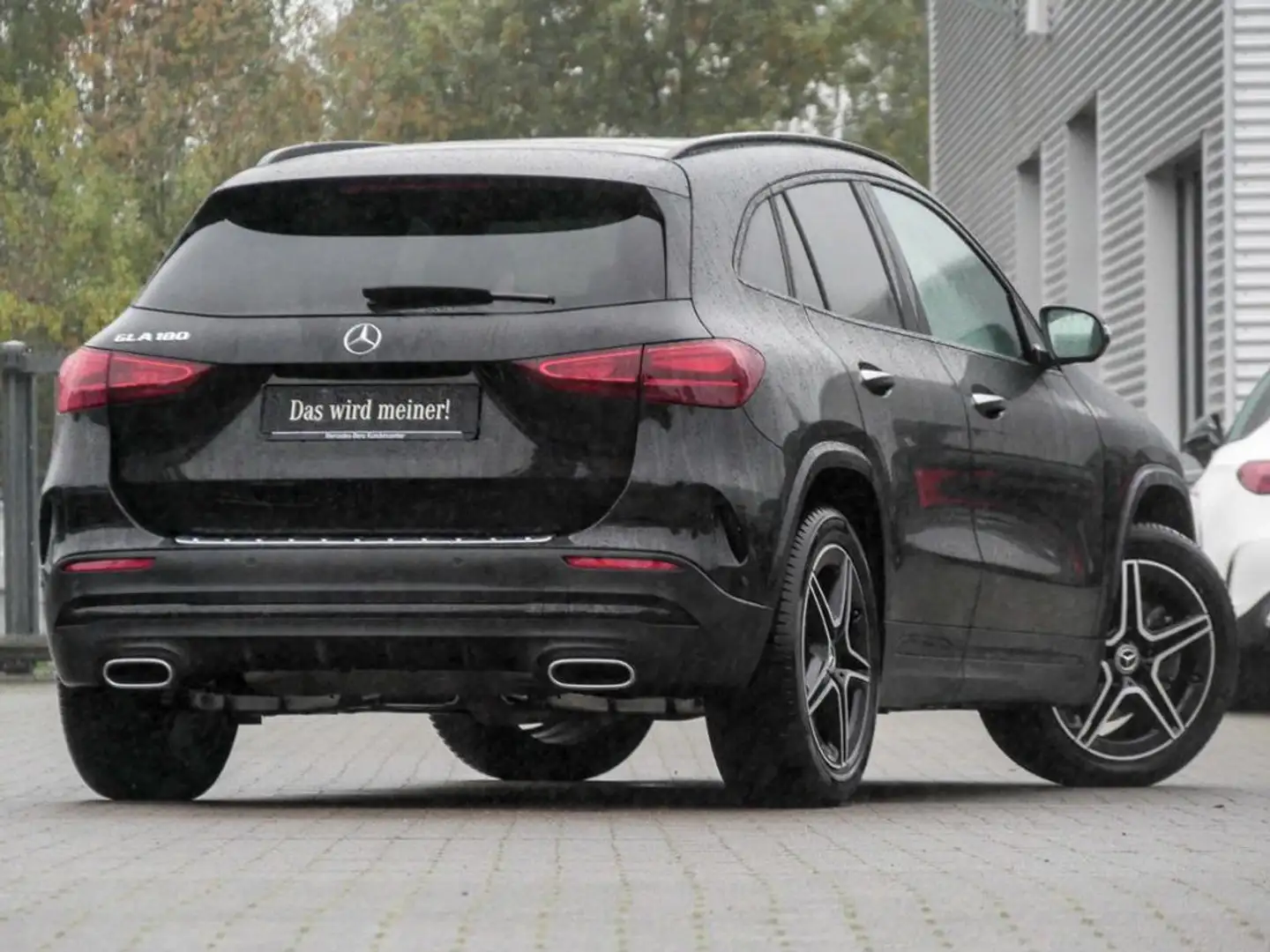 Mercedes-Benz GLA 180 AMG-Sport/Pano/Night/360/MBeam/Totw Schwarz - 2