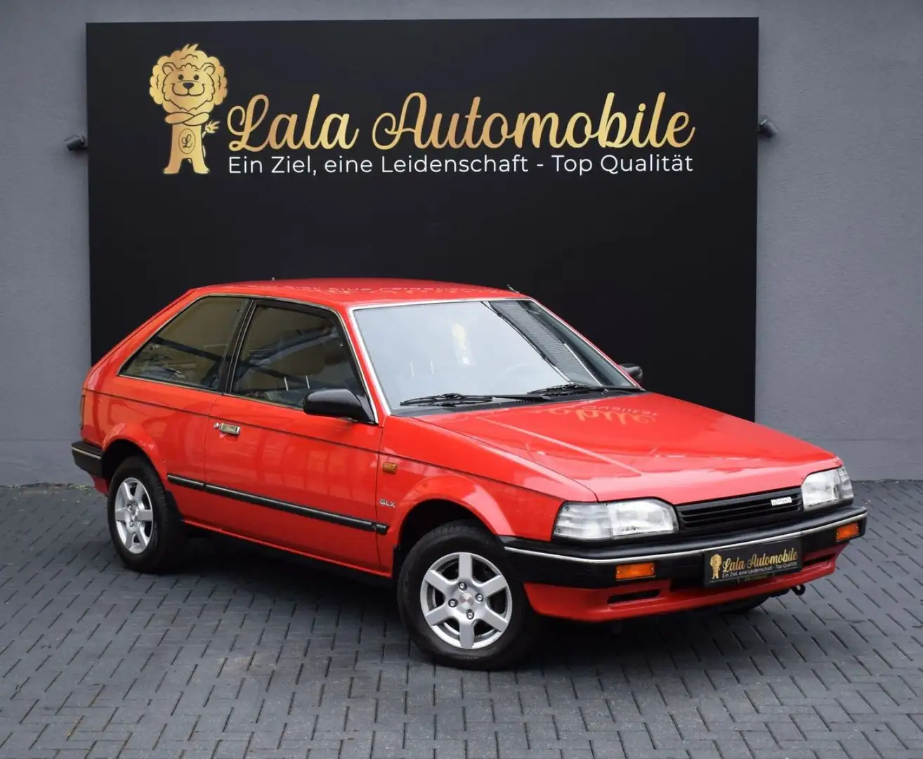 Mazda 323 1.5 GLX H-Kennzeichen   Oldtimer 26.000Km 1. Červená - 2