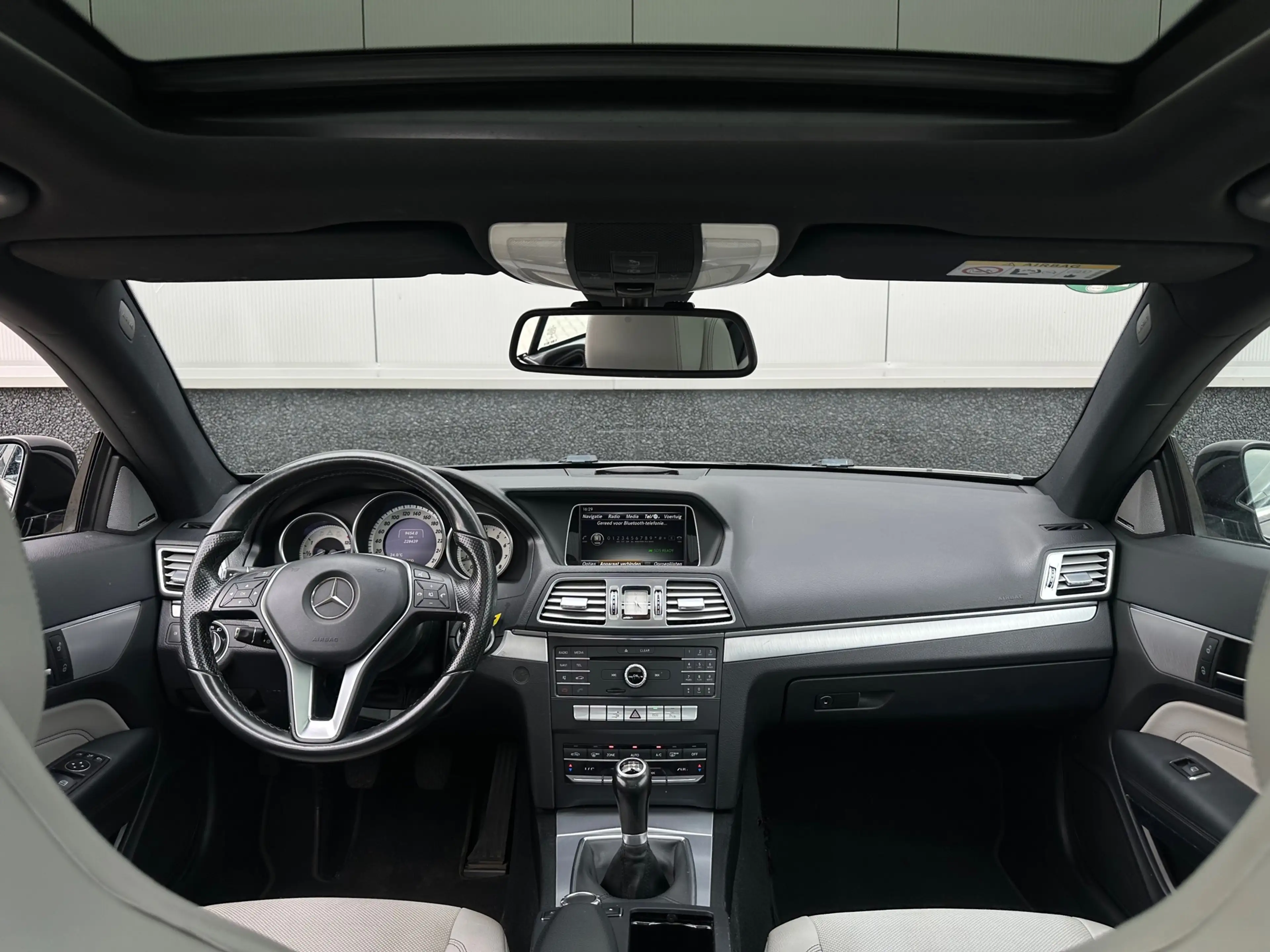 Mercedes-Benz E 200 Coupé Prestige |PANO|TREKHAAK| — photo 3