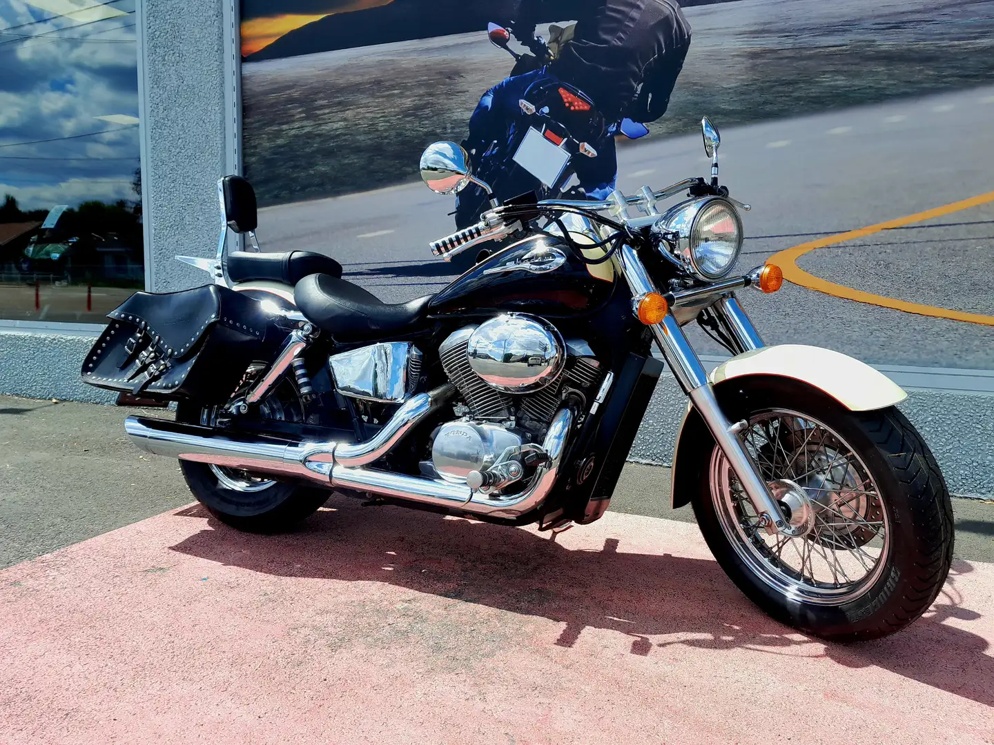 Honda Shadow 750 Beige - 2