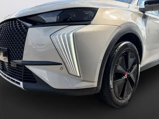 DS Automobiles DS 7 view 9