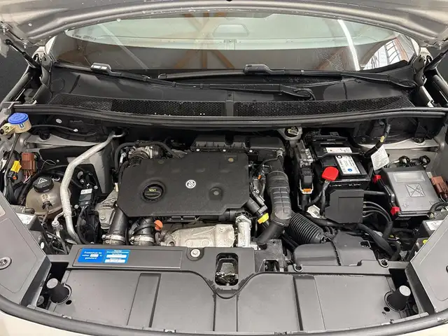 DS Automobiles DS 7 view 5