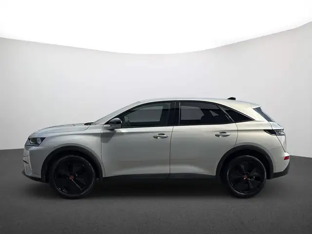 DS Automobiles DS 7 view 4