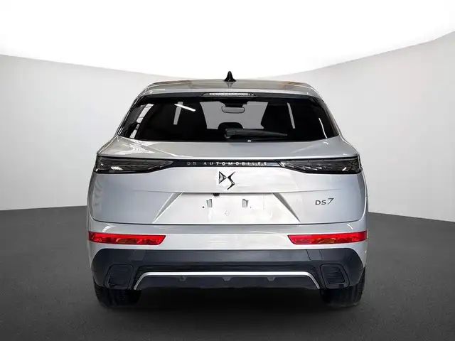 DS Automobiles DS 7 view 3