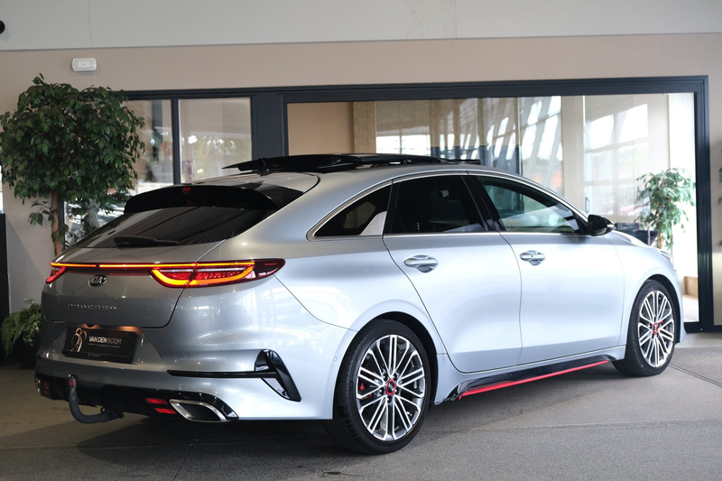 Kia ProCeed / pro_cee'd 1.6 T-GDI GT AUT 204PK Pano Trek Navi Leder Led JB — photo 8