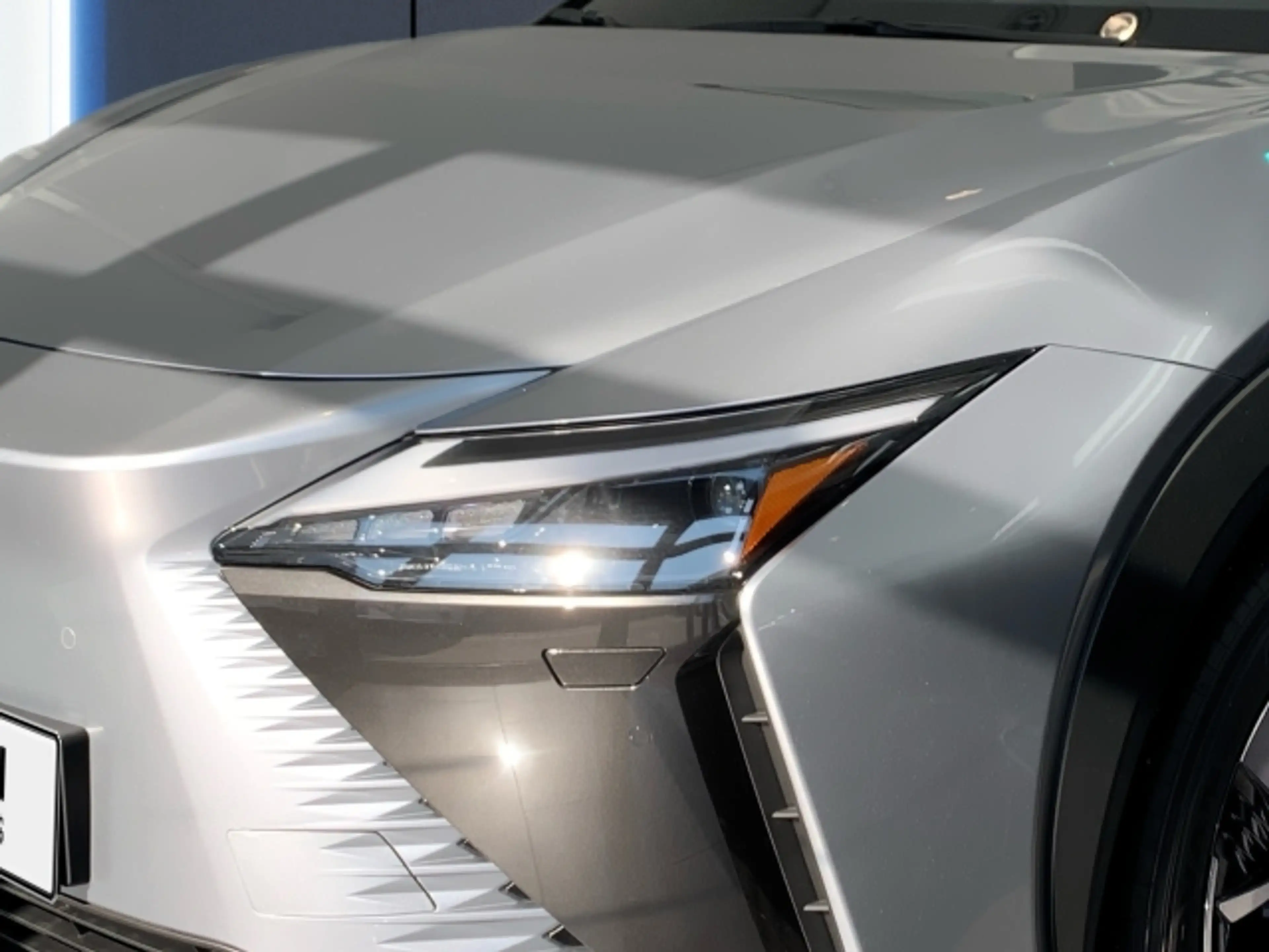 Lexus RZ RZ 300e — photo 3