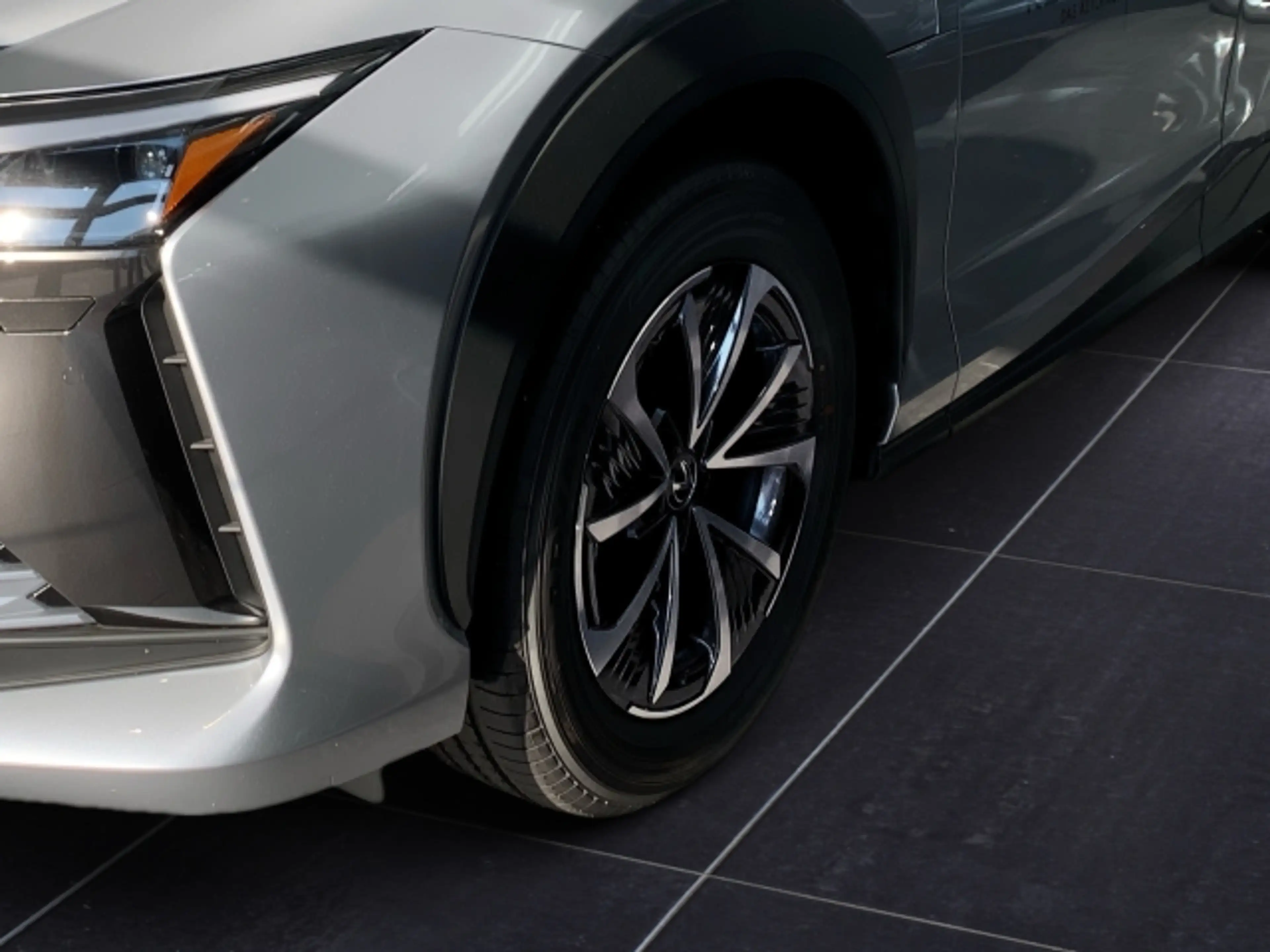 Lexus RZ RZ 300e — photo 4
