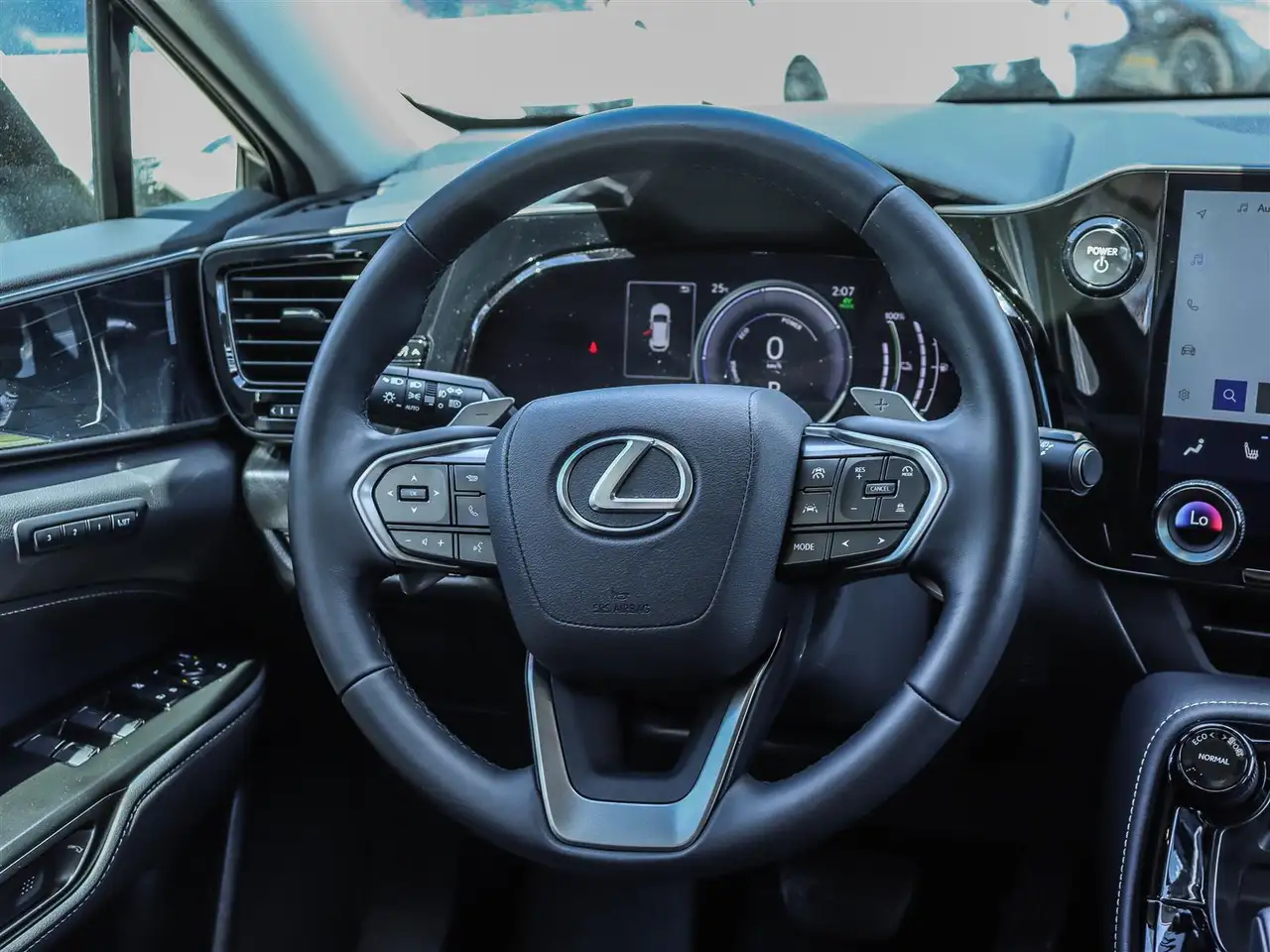 Lexus NX снимка Lexus NX