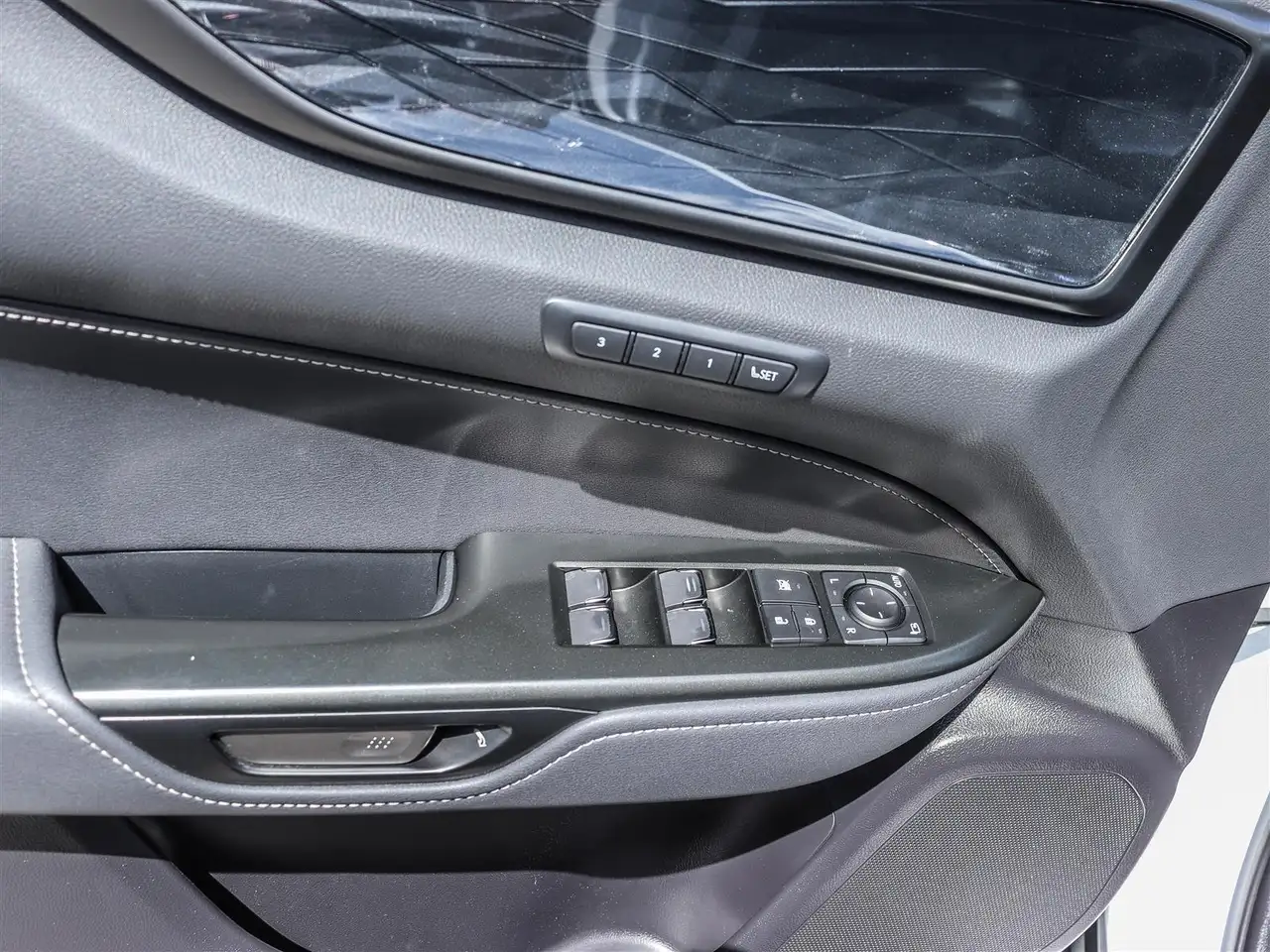 Lexus NX снимка Lexus NX