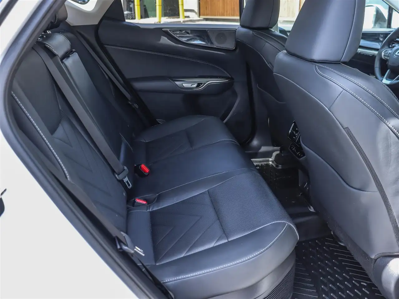 Lexus NX снимка Lexus NX