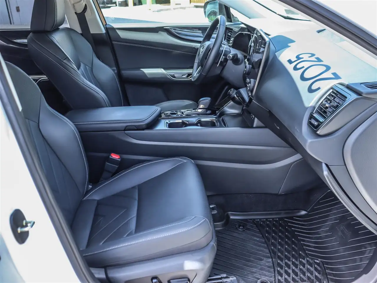 Lexus NX снимка Lexus NX