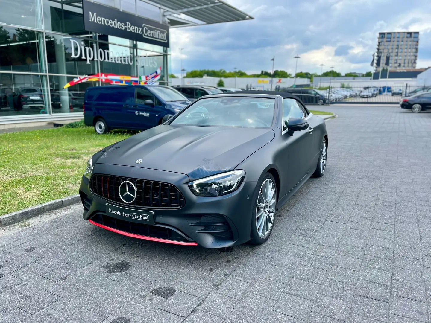 Mercedes-Benz E 220 Cabriolet E 220 d Černá - 1