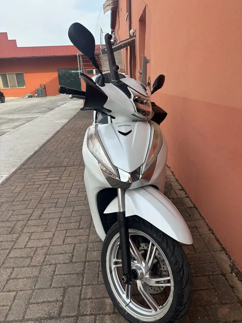 Honda SH 300 ie abs - 1