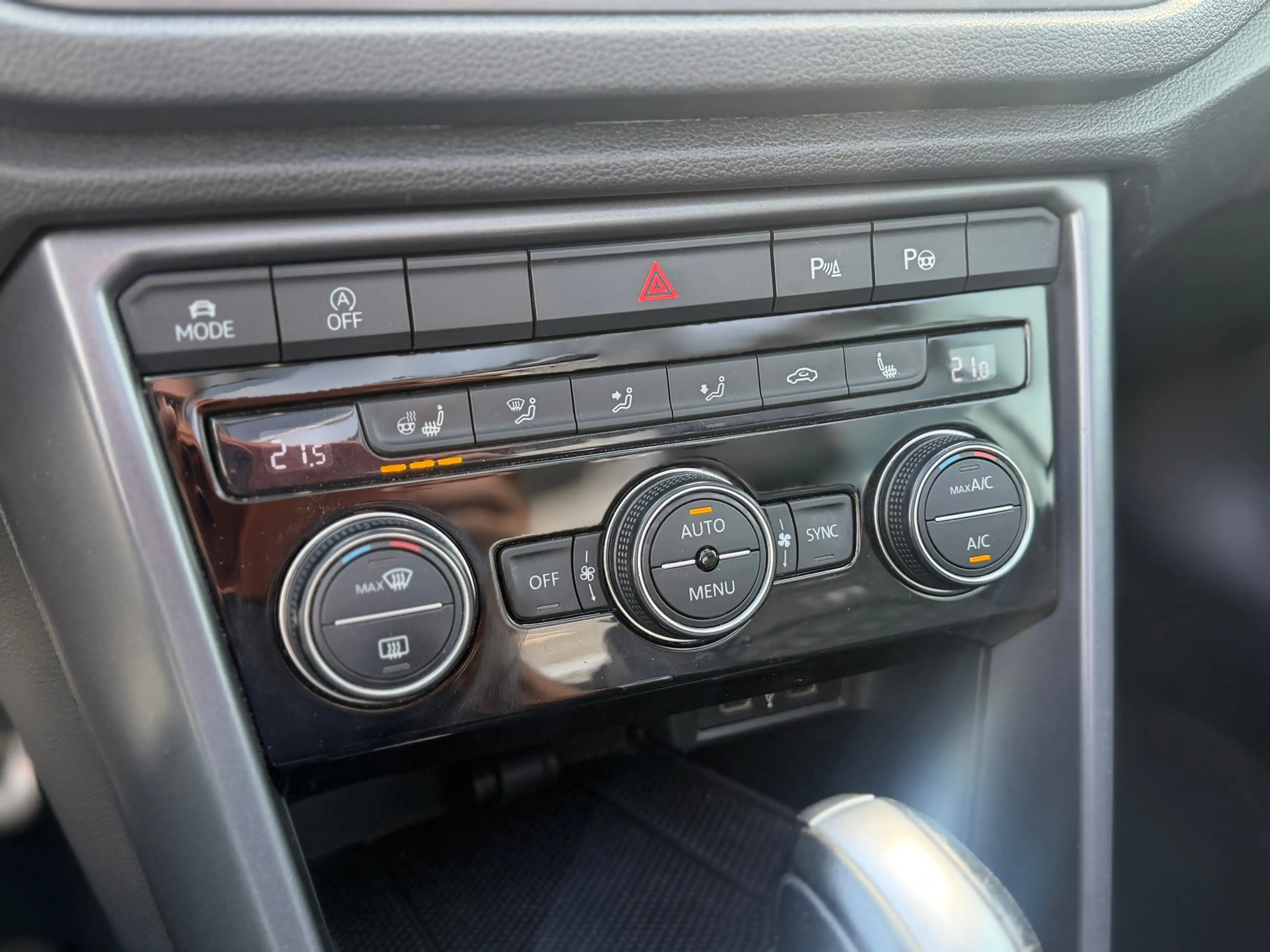 Volkswagen T-Roc Cabrio 1.5 TSI R-Line / virtueel / leder/ led/ — photo 9