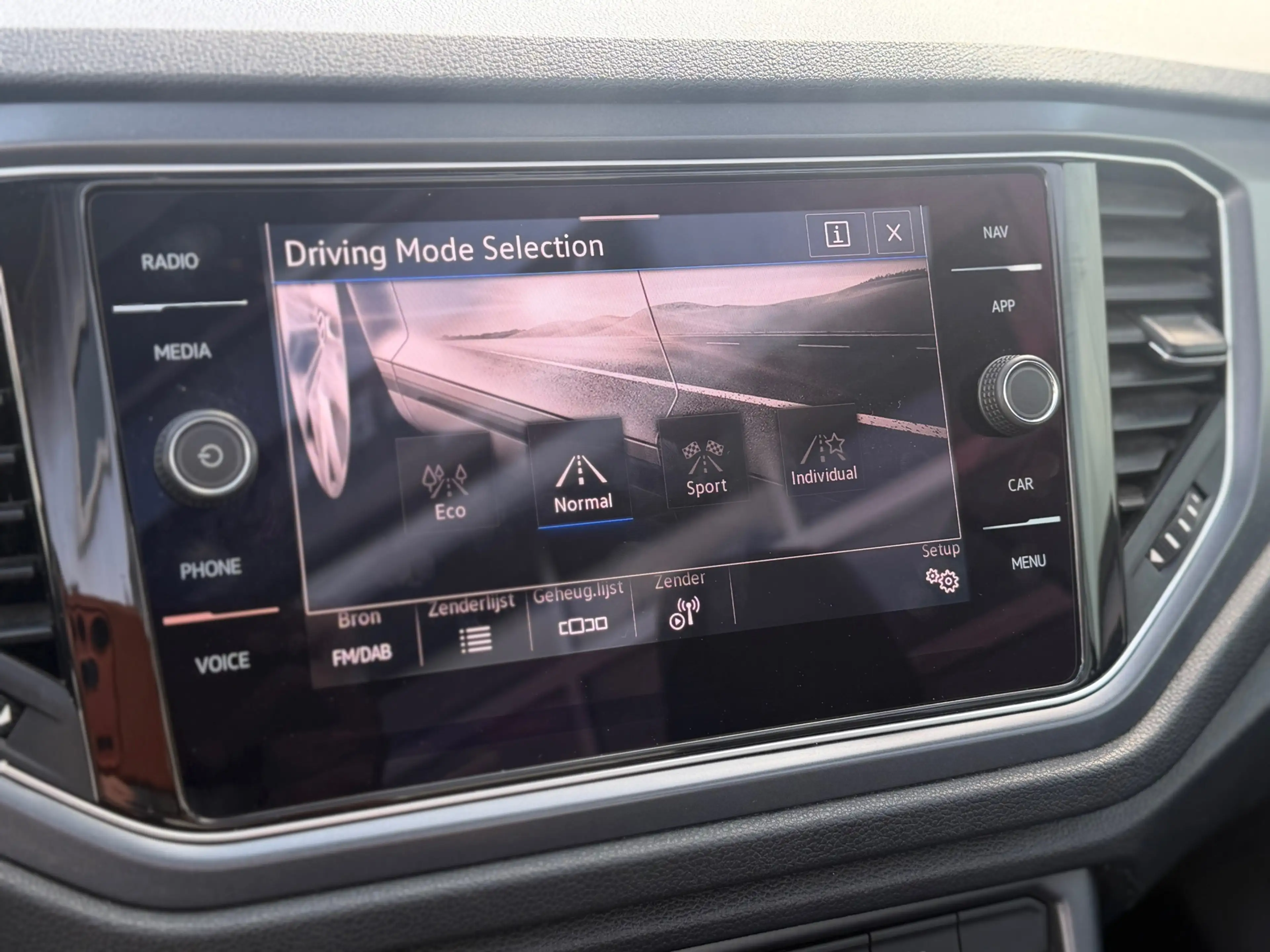 Volkswagen T-Roc Cabrio 1.5 TSI R-Line / virtueel / leder/ led/ — photo 11