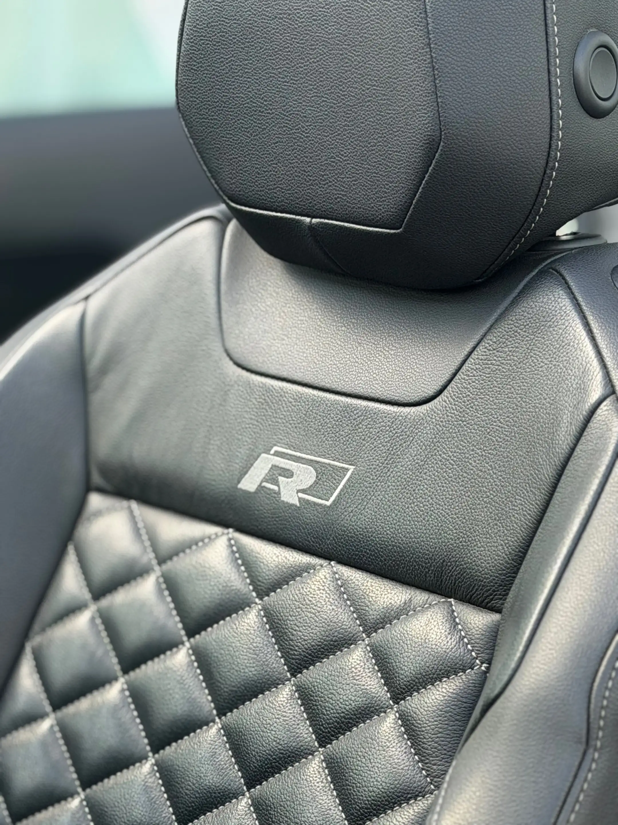 Volkswagen T-Roc Cabrio 1.5 TSI R-Line / virtueel / leder/ led/ — photo 7