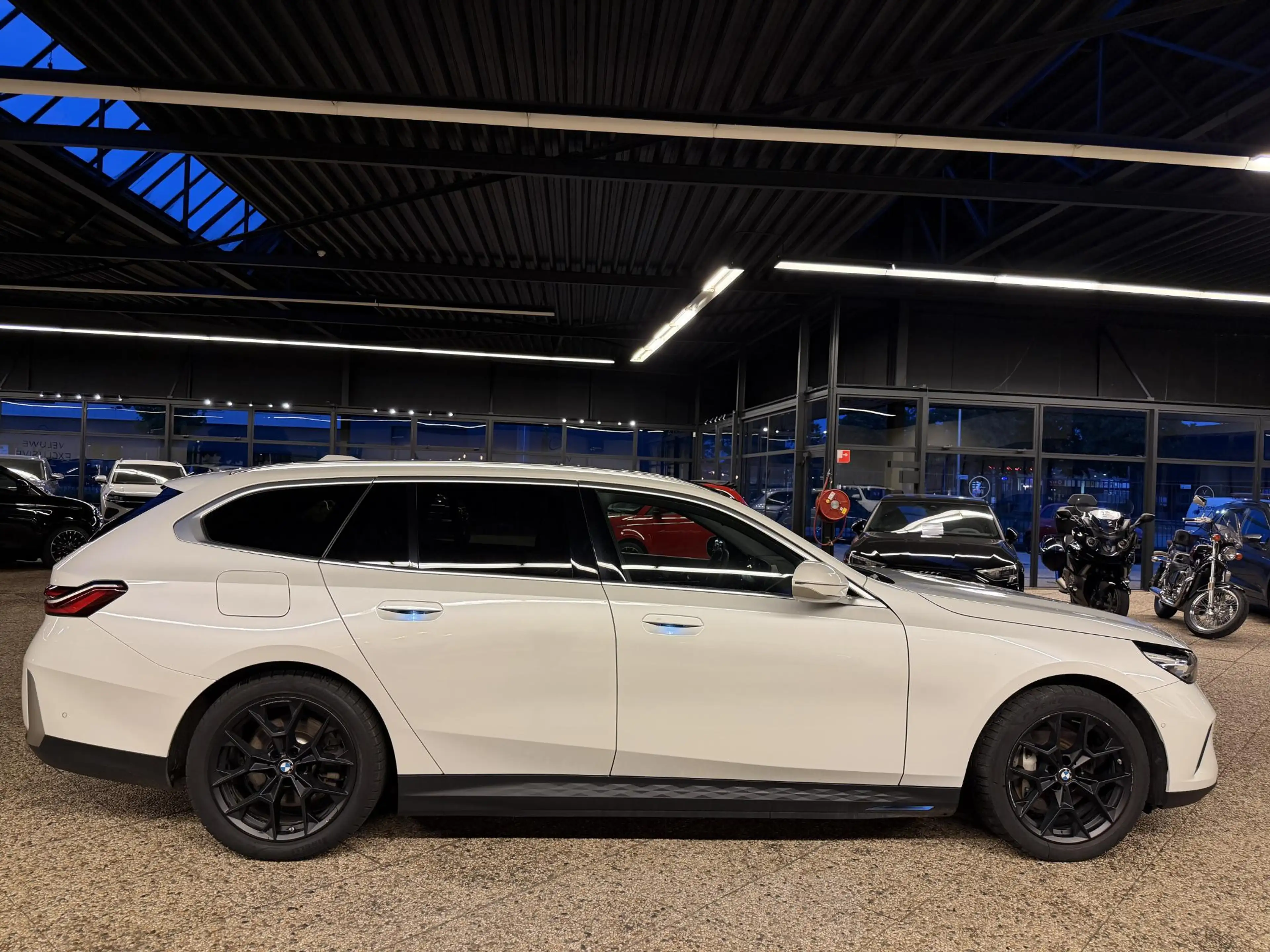 BMW i5 Touring eDrive40 Business Edition 84 kWh | SOH 96% — photo 7