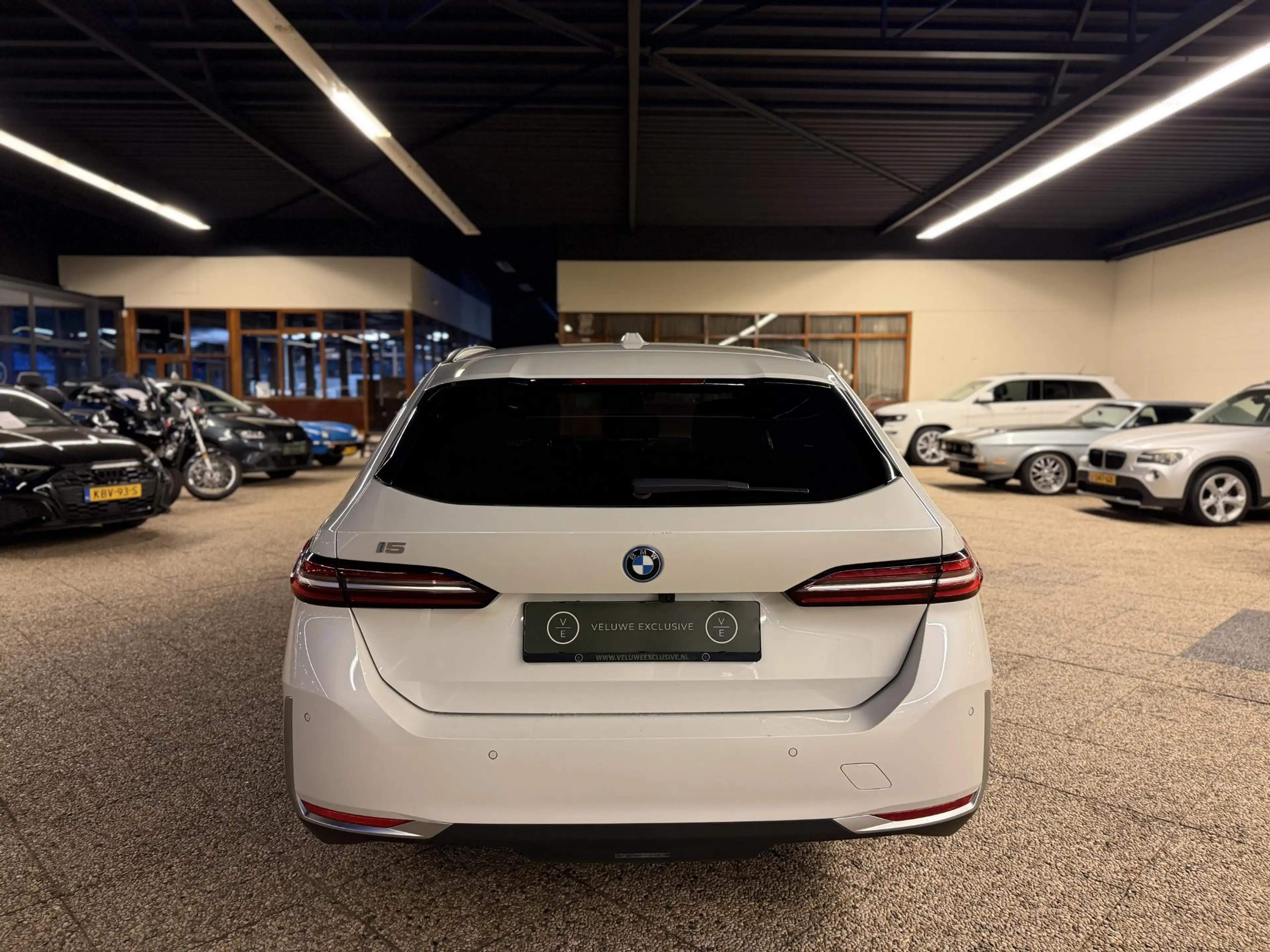 BMW i5 Touring eDrive40 Business Edition 84 kWh | SOH 96% — photo 4