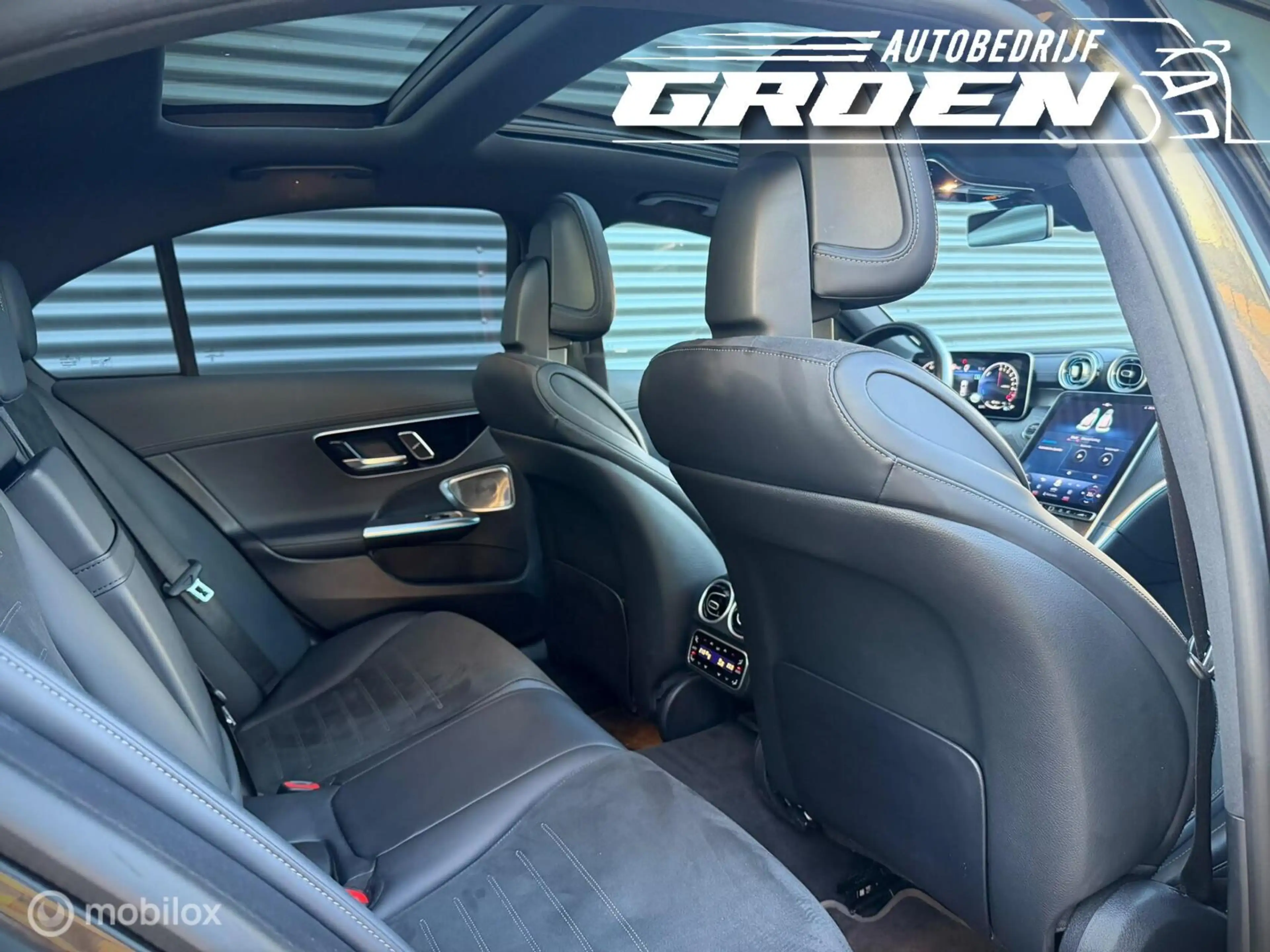Mercedes-Benz C 300 e AMG Line Pano|Hud|Sfeer|Pano|Burmest — photo 37