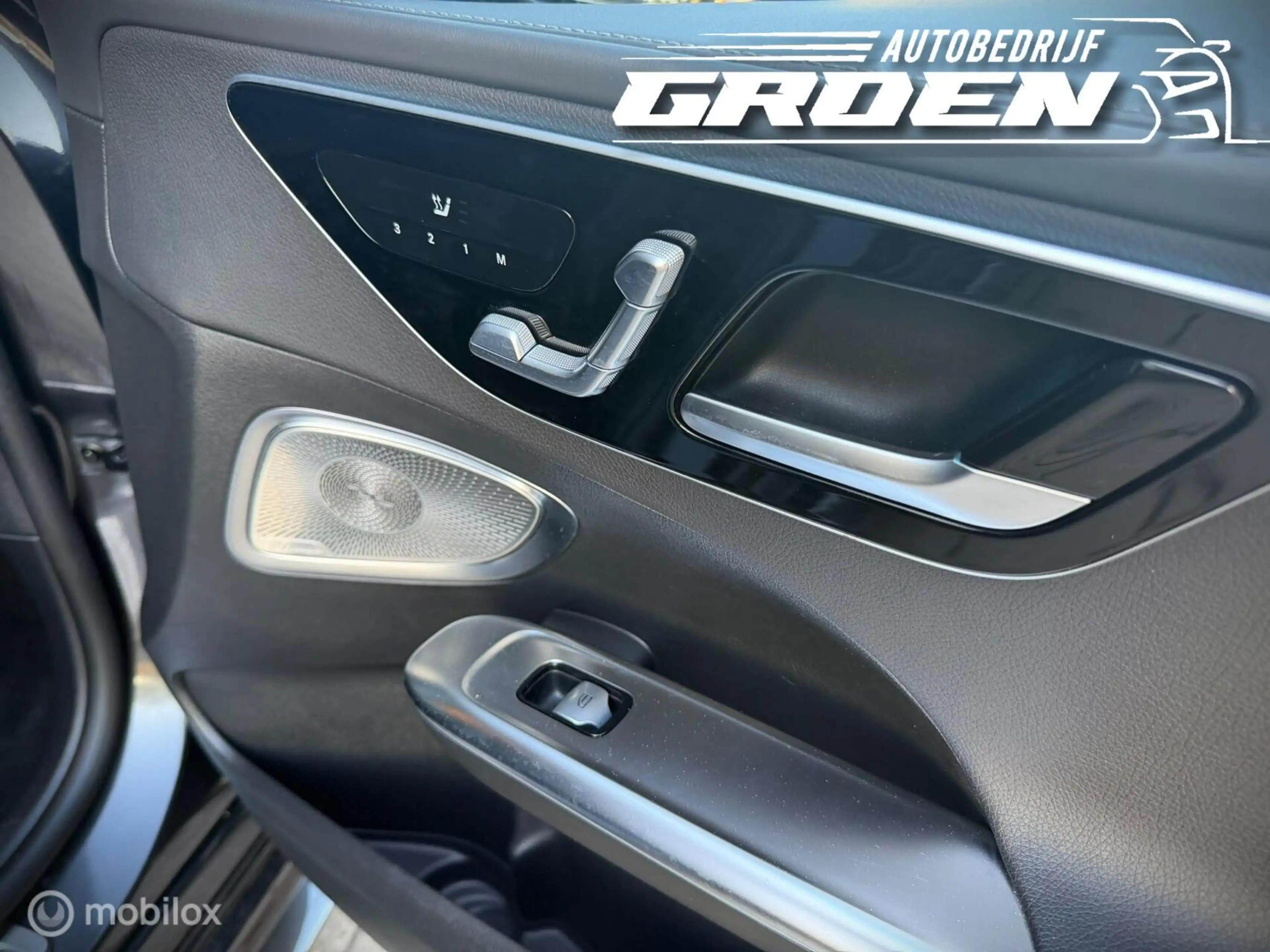 Mercedes-Benz C 300 e AMG Line Pano|Hud|Sfeer|Pano|Burmest — photo 40