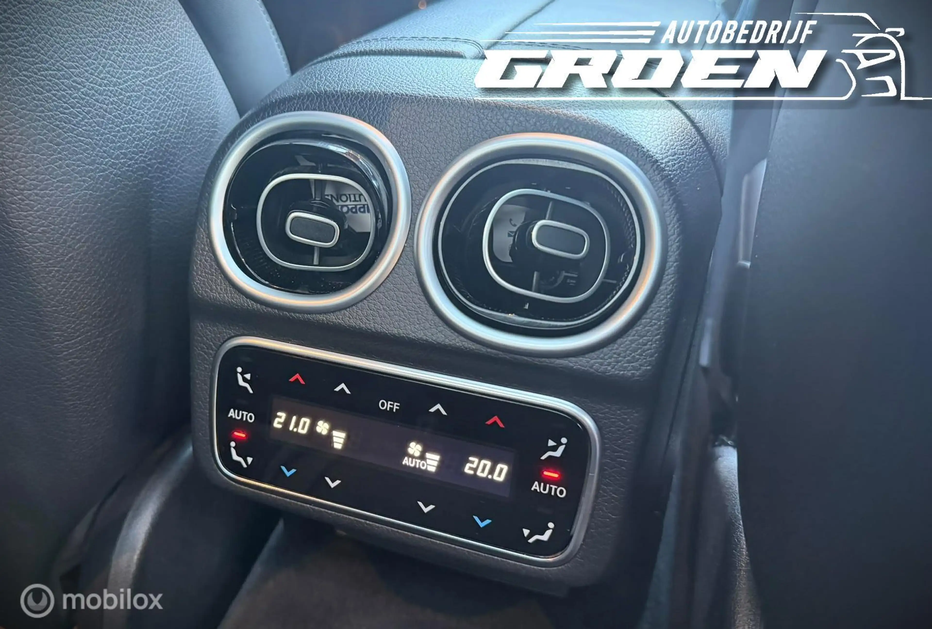 Mercedes-Benz C 300 e AMG Line Pano|Hud|Sfeer|Pano|Burmest — photo 35