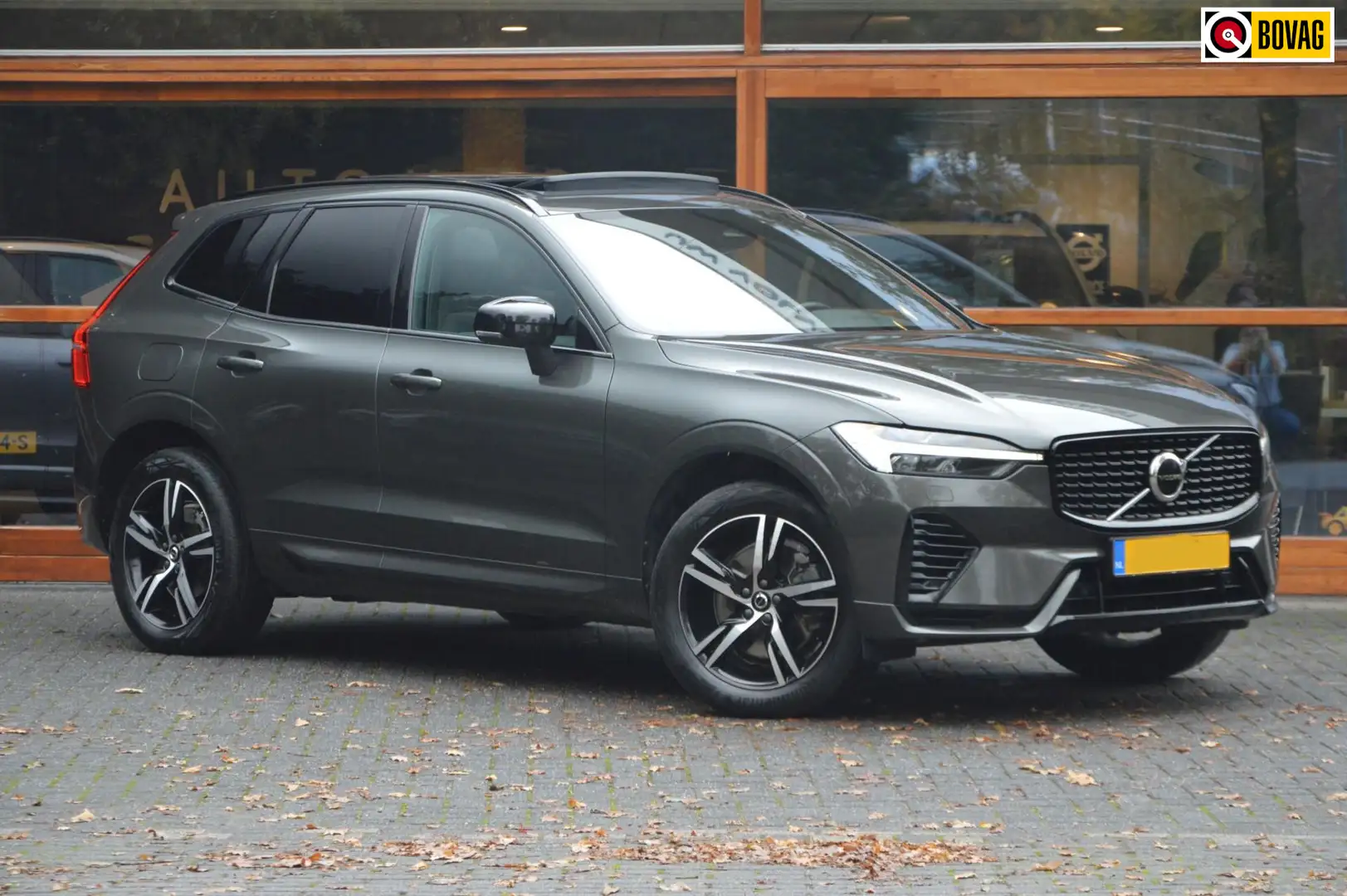 Volvo XC60 T6 Hybride Plus Dark Long Range | Camera | Stoel + Grijs - 1