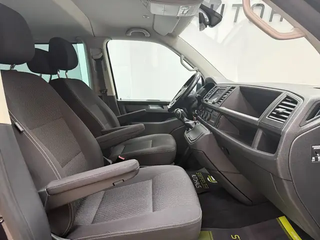Volkswagen Multivan view 13